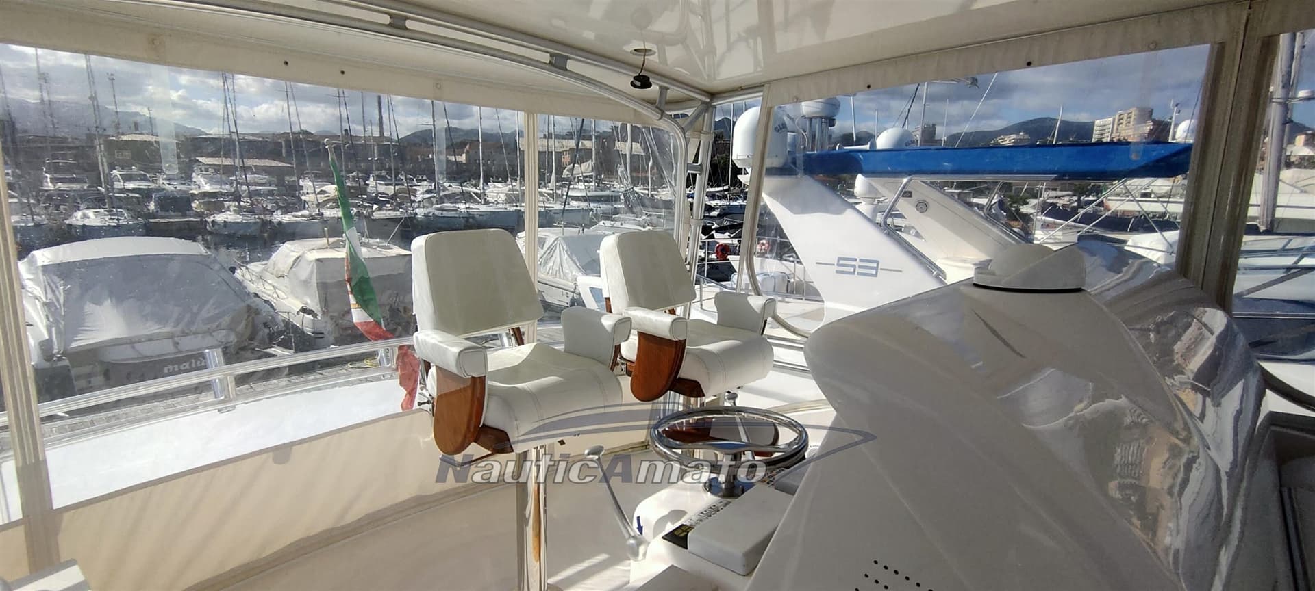 Bertram Yacht 630 Convertible d'occasion - image hero 5