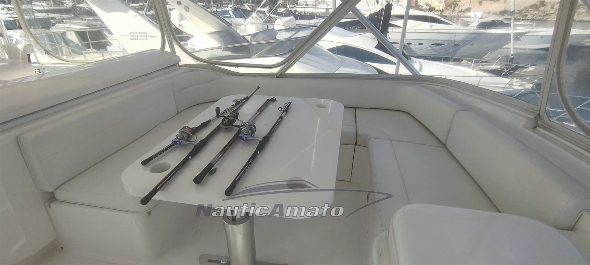 Bertram Yacht 630 Convertible d'occasion - image hero 7