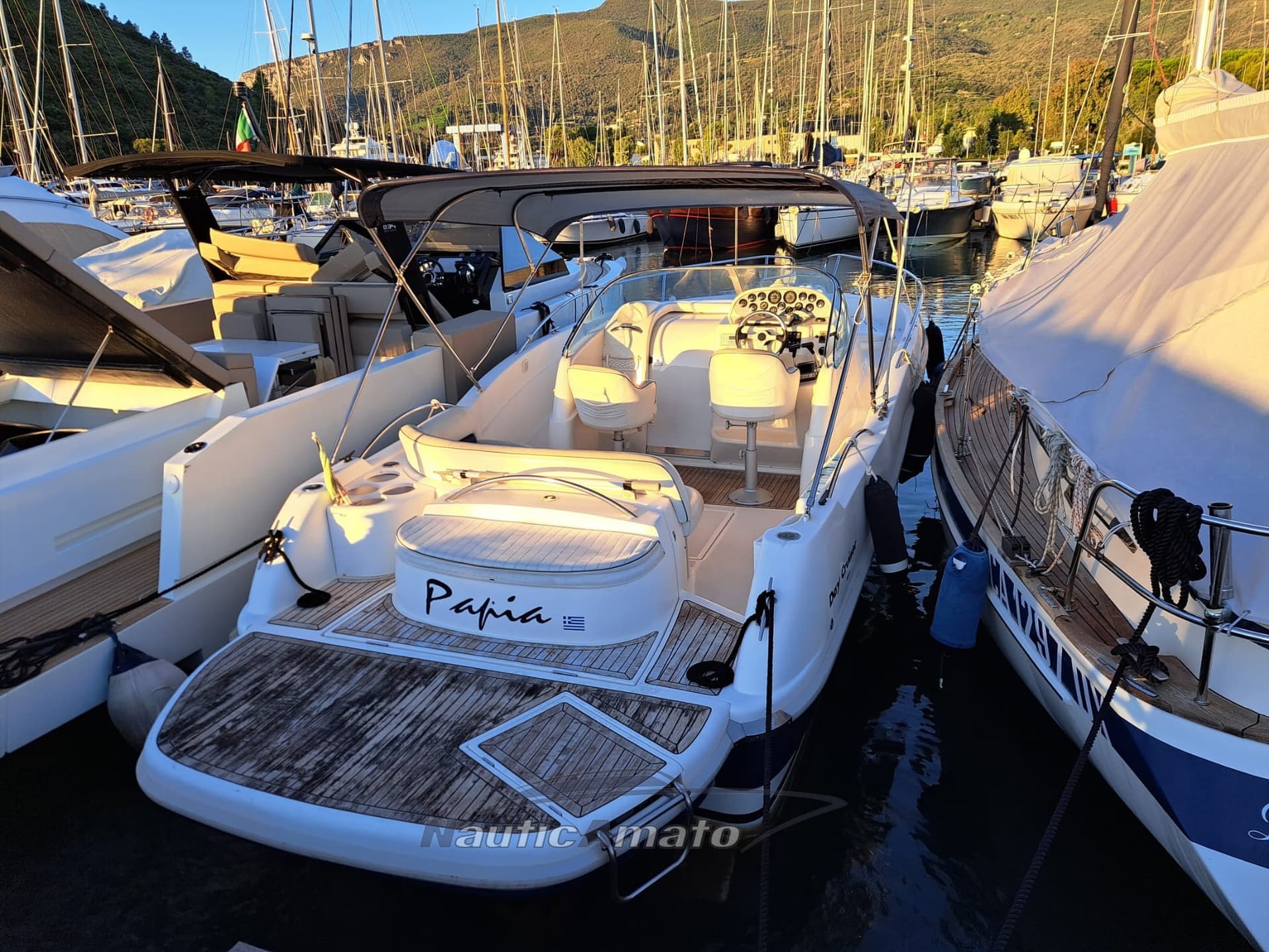 Scarani Scarani 29 Day Cruiser - Detail View 1 Scarani Scarani 29 Day Cruiser - Detail View 1