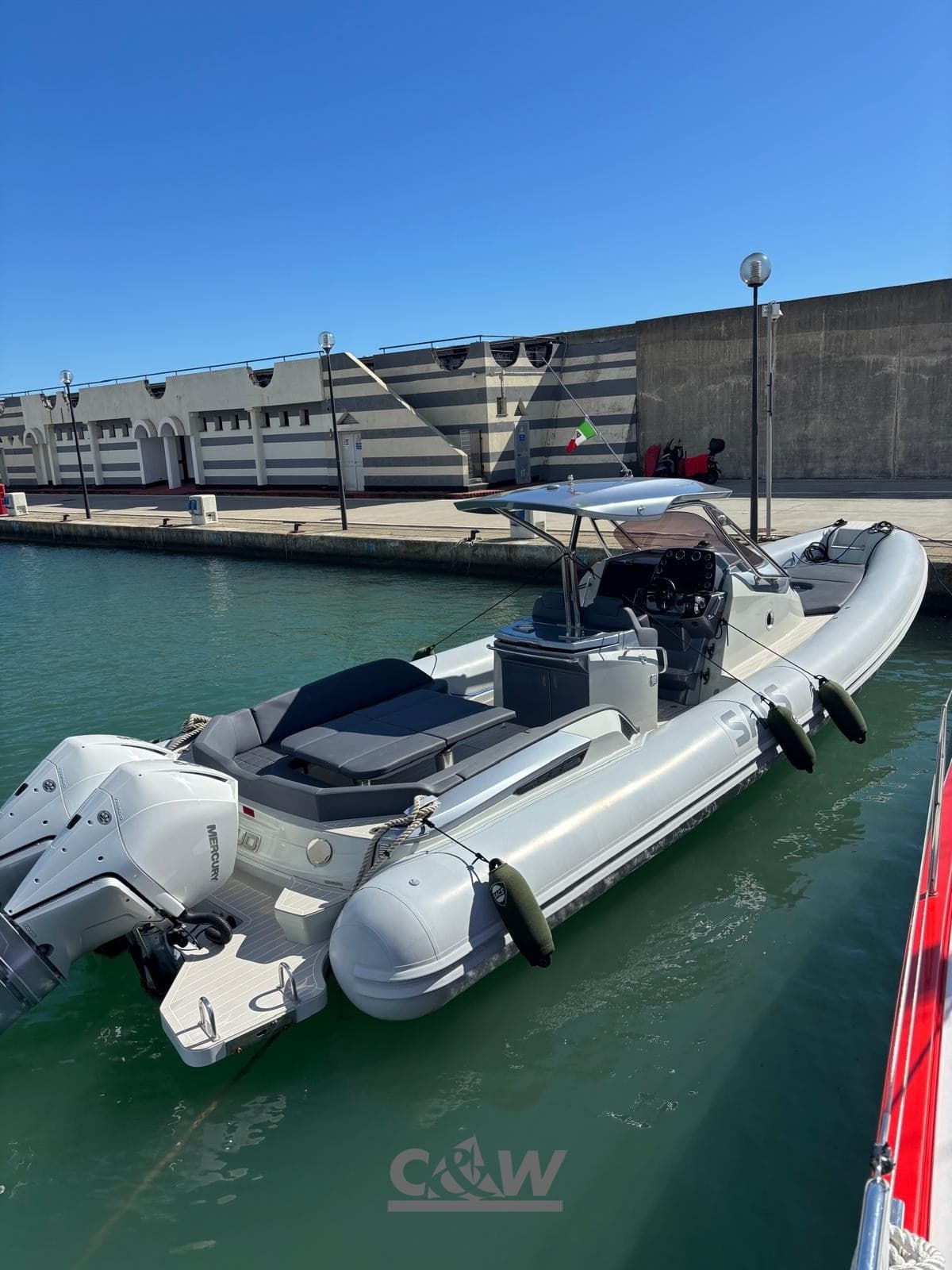 SACS Strider 11 - Natante - Deck View SACS Strider 11 - Natante - Deck View