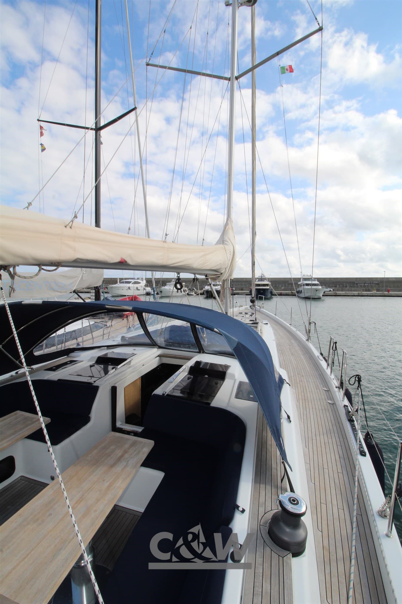 Hanse Hanse 575 - Detail View 1 Hanse Hanse 575 - Detail View 1