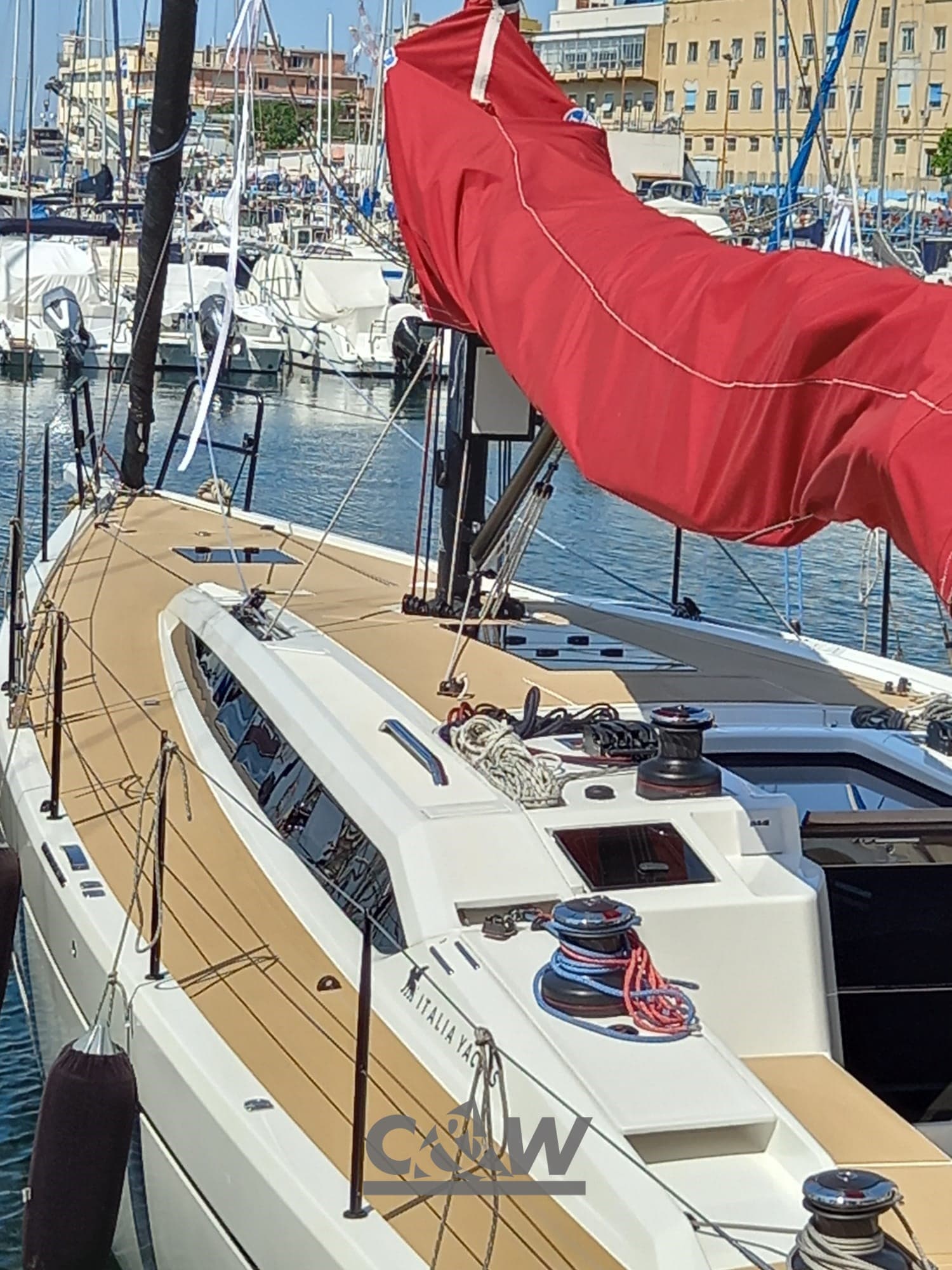 Italia Yachts Italia 14,98 used - hero image 9