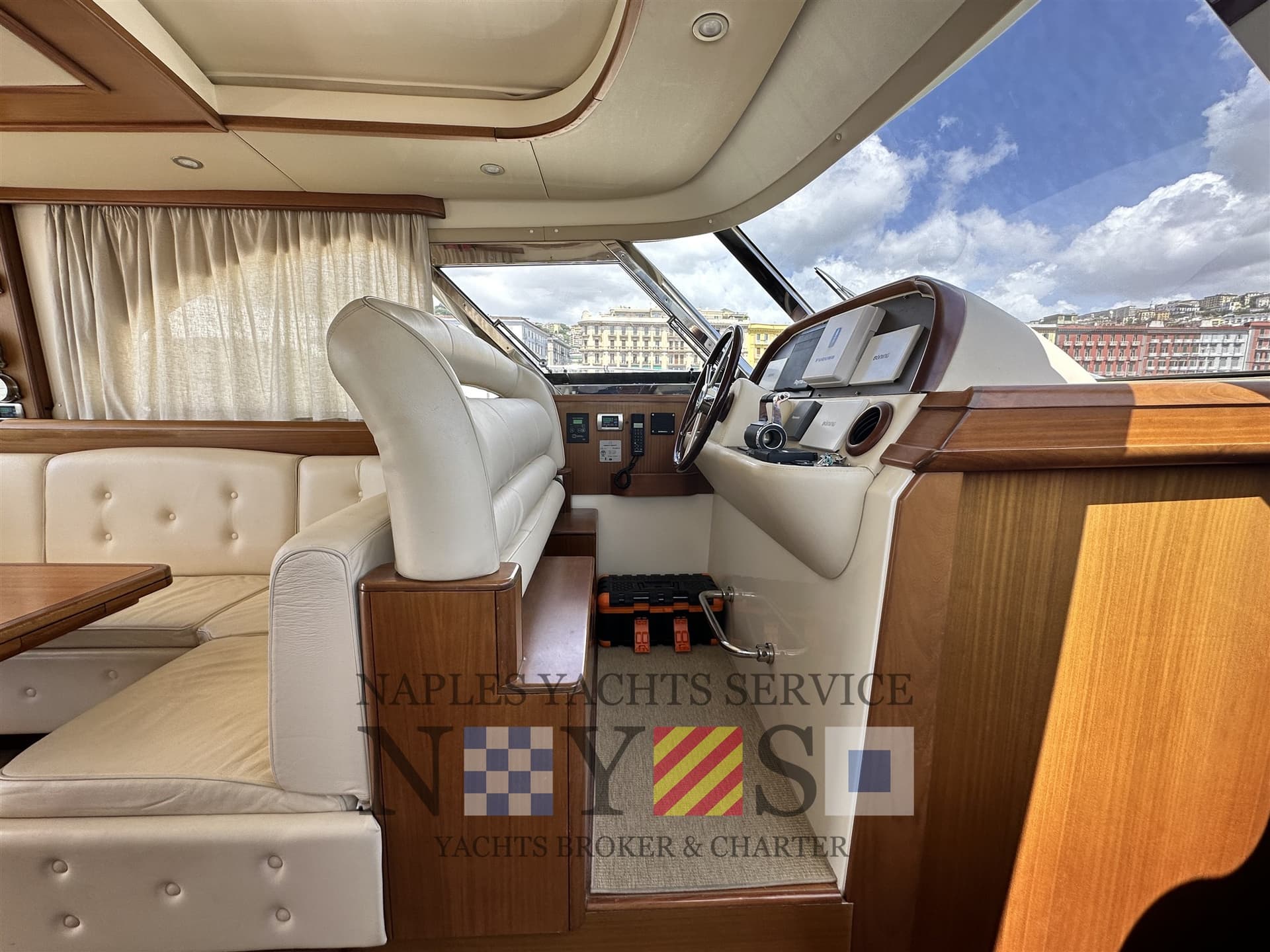 Mochi Craft Dolphin 51 - Deck View Mochi Craft Dolphin 51 - Deck View