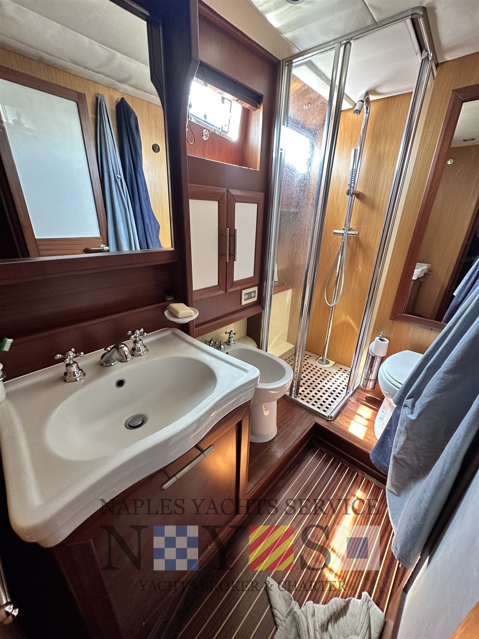 Mochi Craft Dolphin 51 usato - foto hero 9