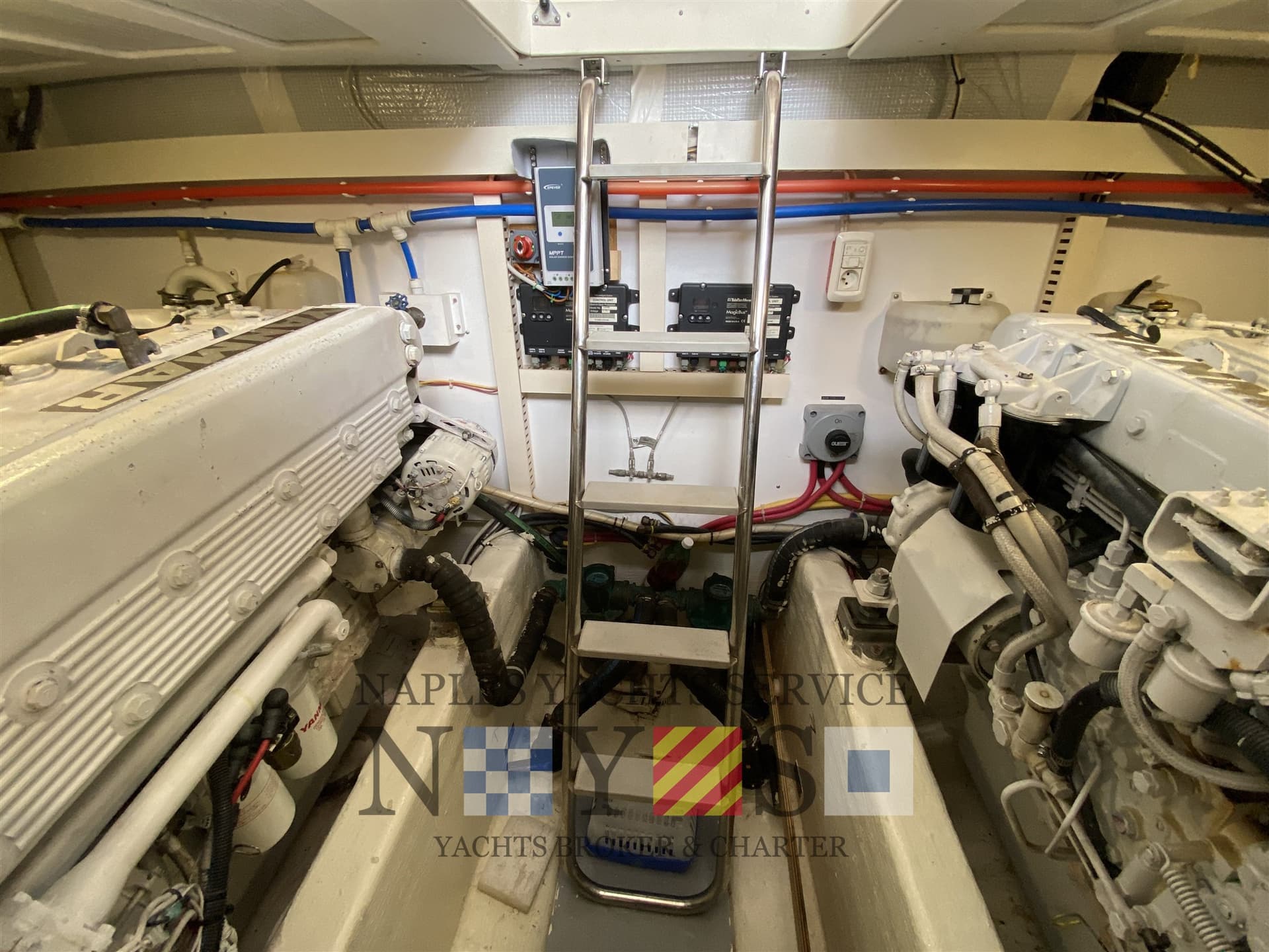 Sabre 42' Express - Deck View Sabre 42' Express - Deck View