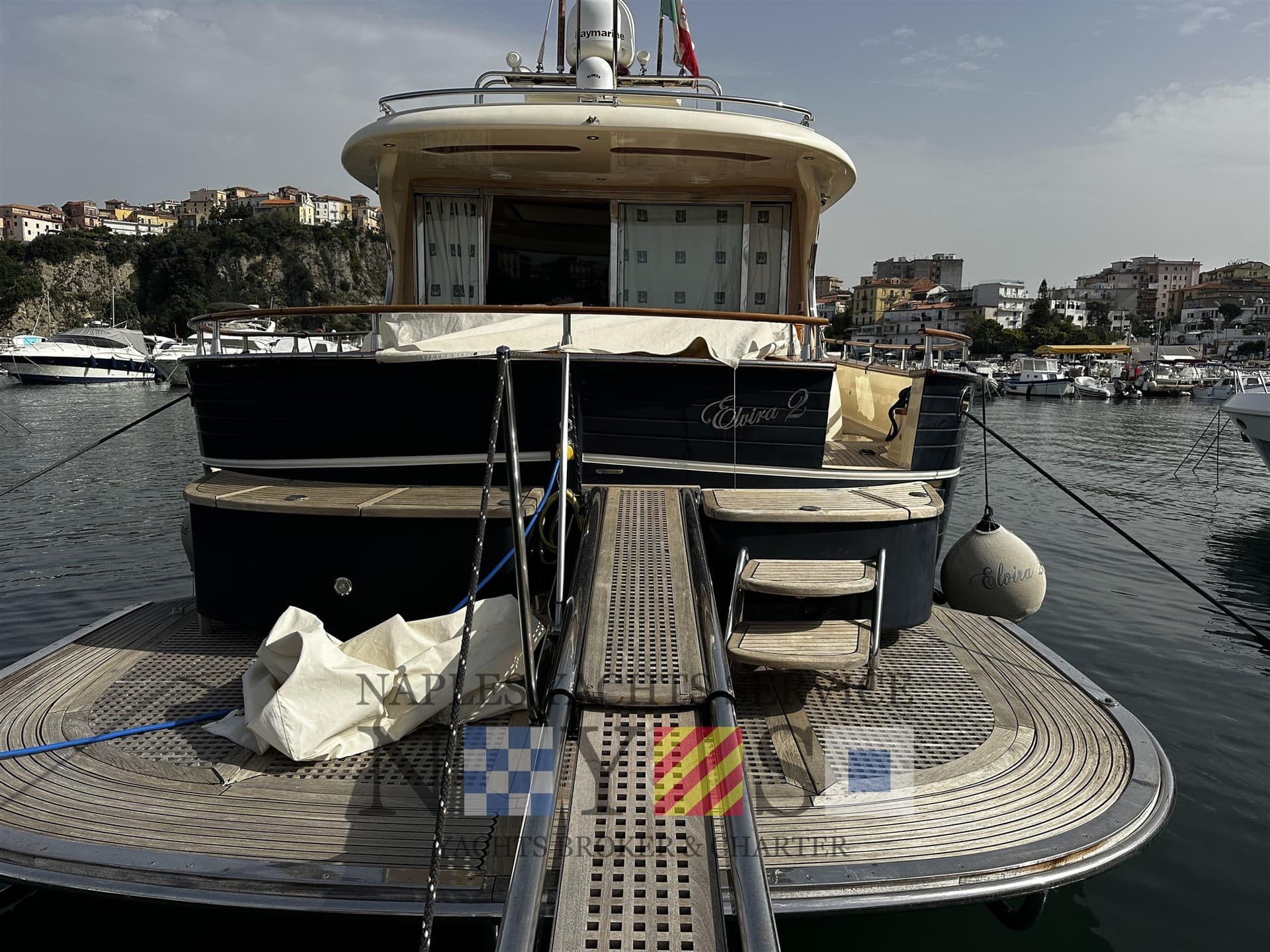 Fratelli Aprea Sorrento 50 - Interior View Fratelli Aprea Sorrento 50 - Interior View