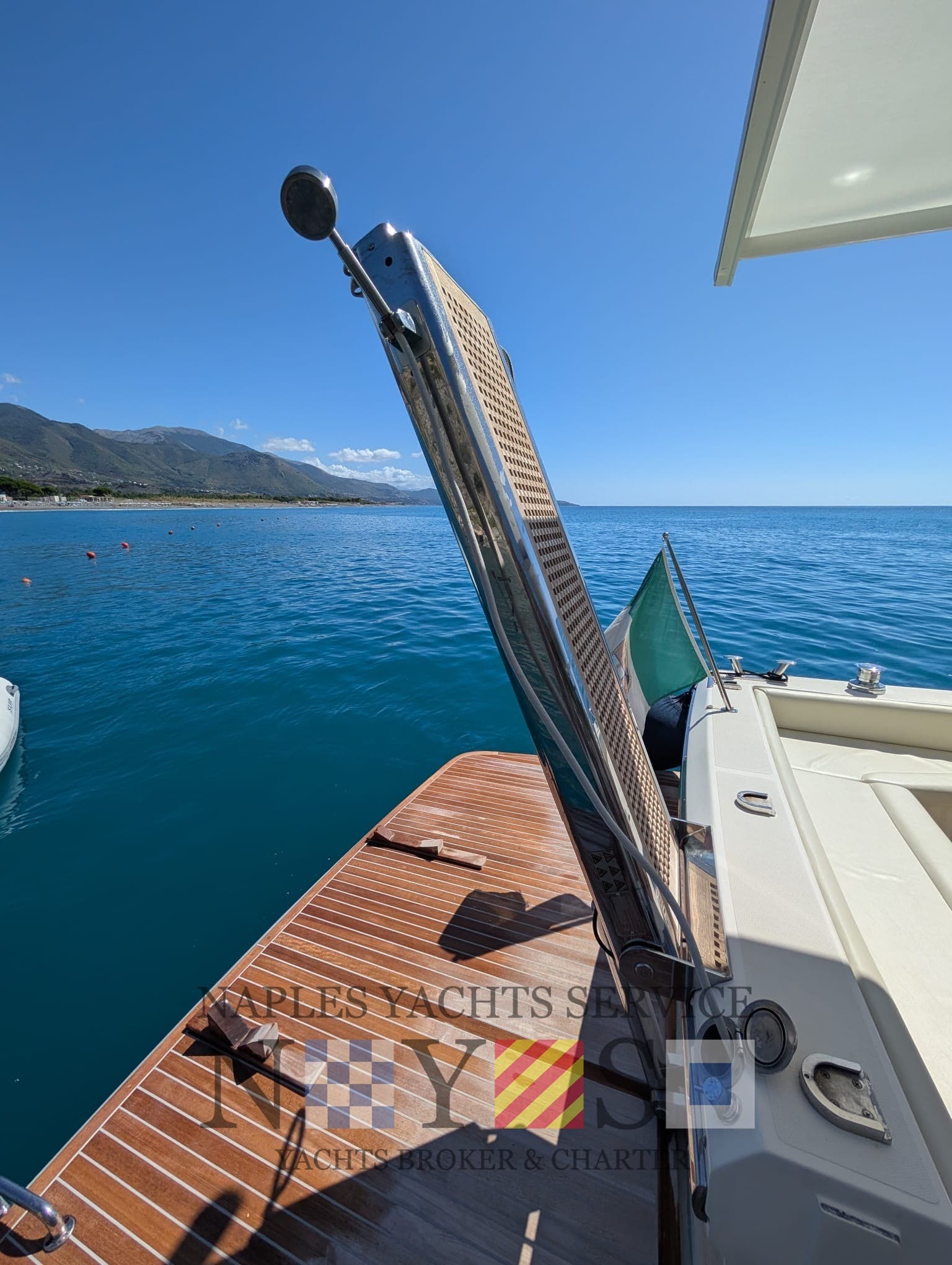 Uniesse Marine 48 Ht - Deck View Uniesse Marine 48 Ht - Deck View