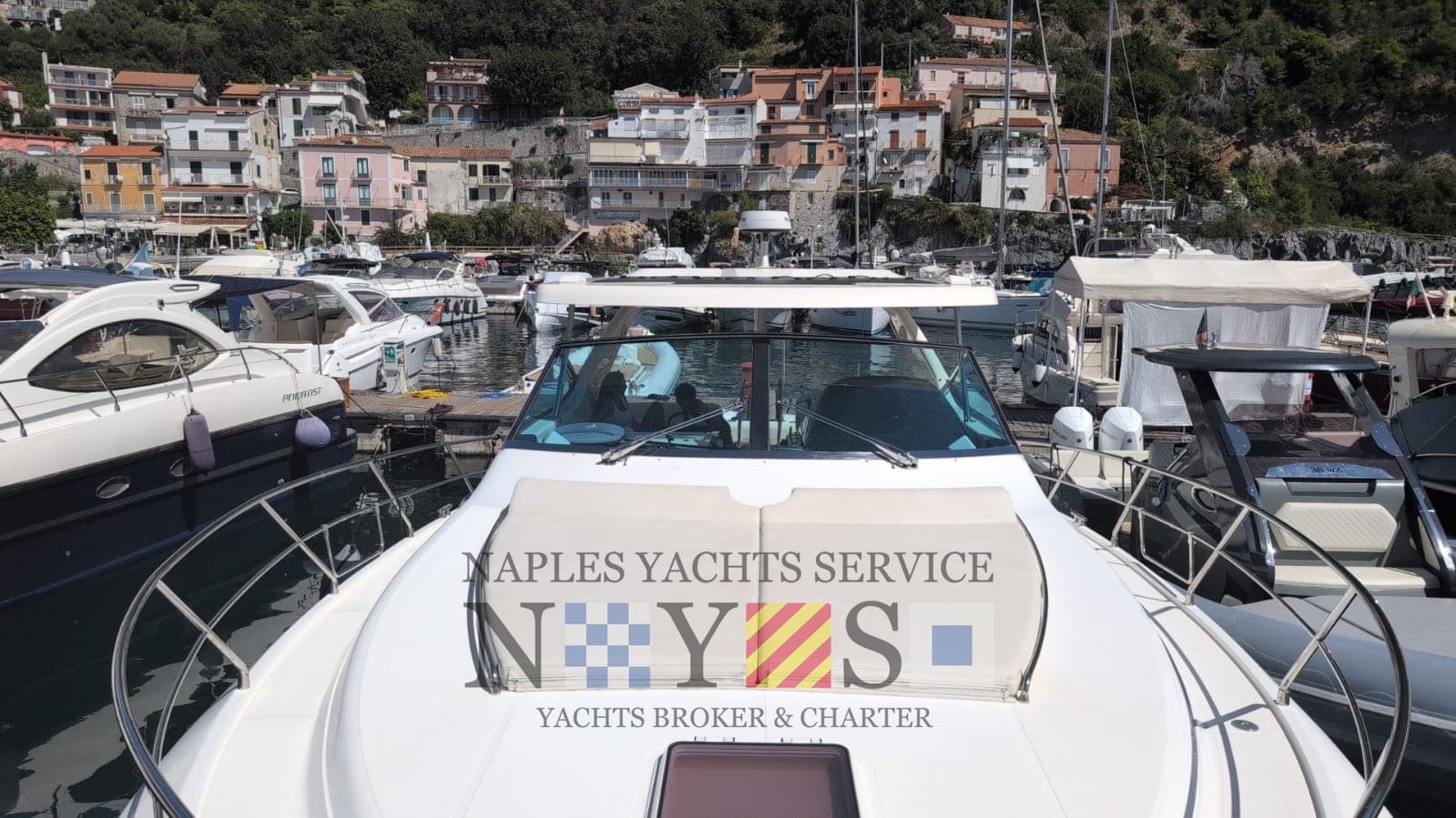 Uniesse Marine 48 Ht - Detail View 1 Uniesse Marine 48 Ht - Detail View 1