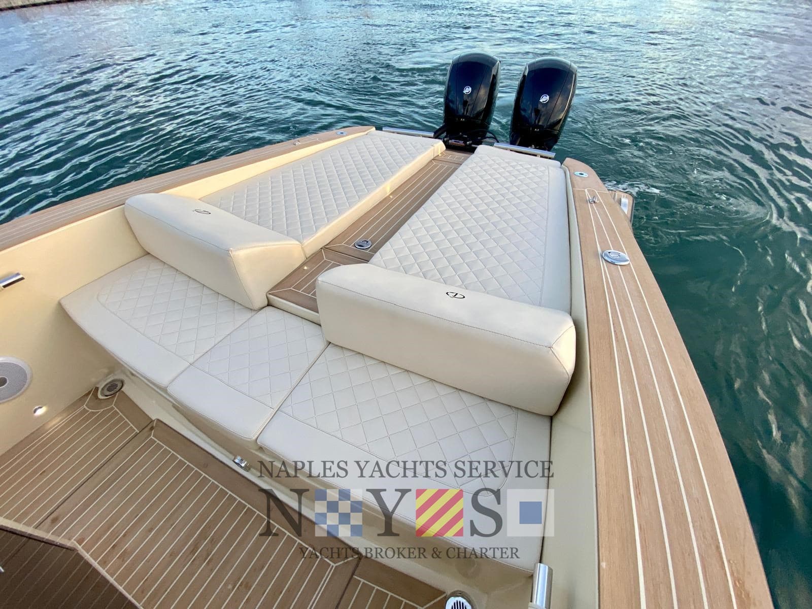 Lilybaeum Yacht Levanzo 25 - Deck View Lilybaeum Yacht Levanzo 25 - Deck View