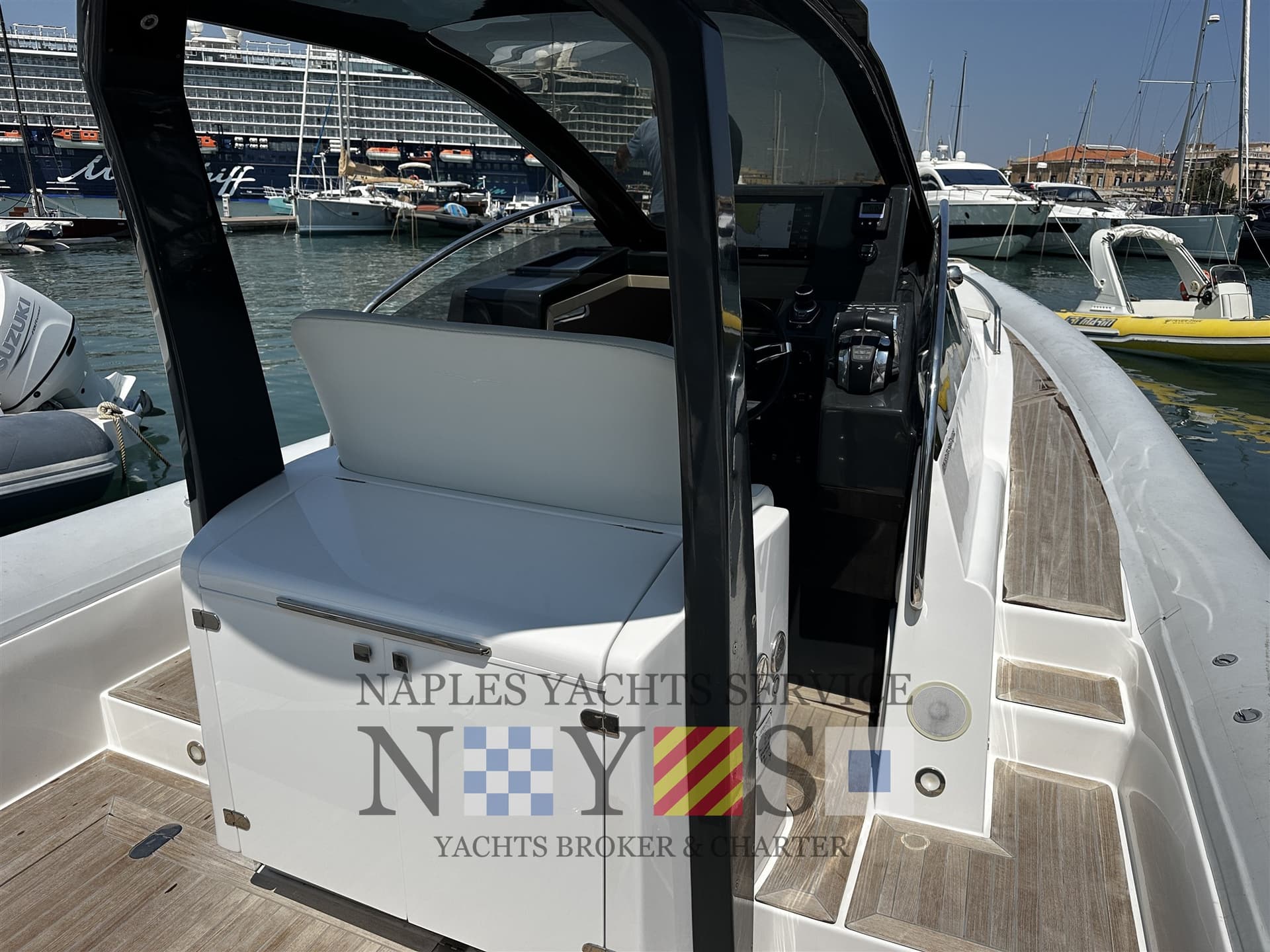 Magazzù Mx-13 Gran Coupè - Interior View Magazzù Mx-13 Gran Coupè - Interior View