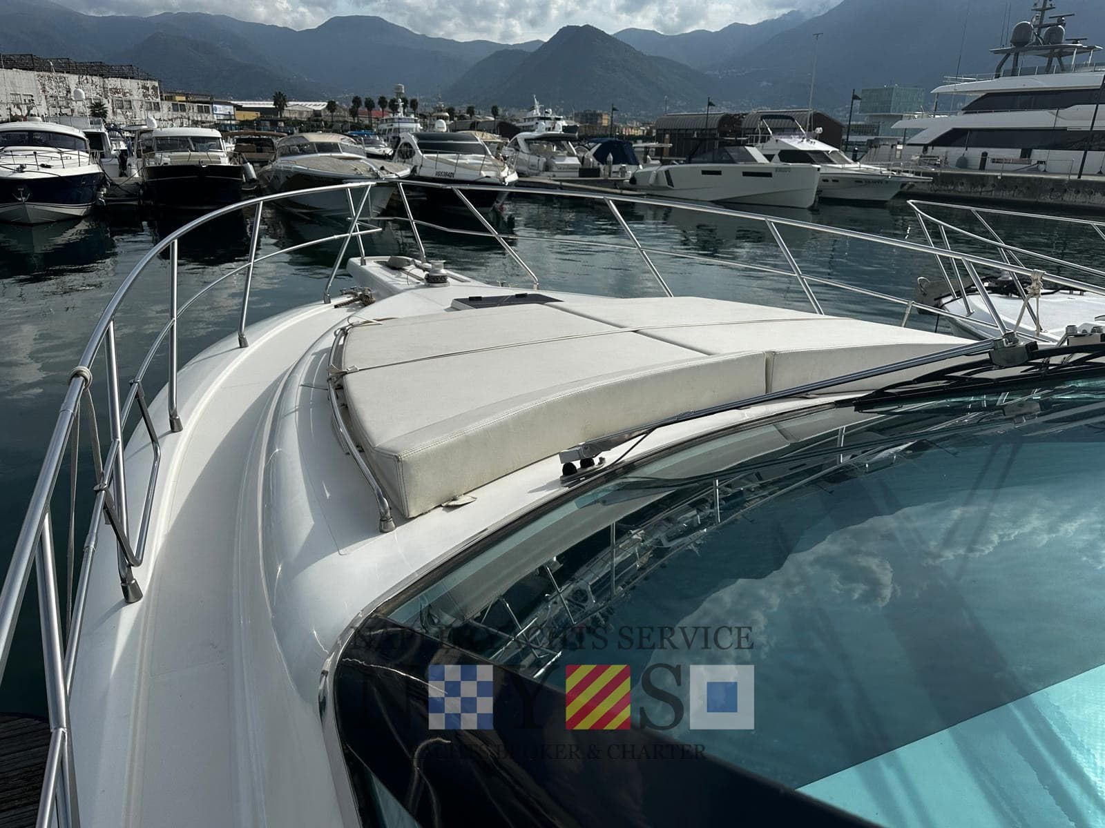 Uniesse Marine 42' Open - Interior View Uniesse Marine 42' Open - Interior View