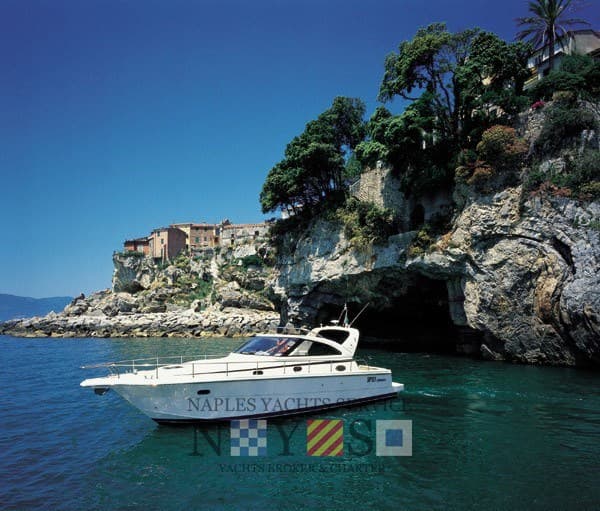 Cayman 38 Wa - Main View Cayman 38 Wa - Main View