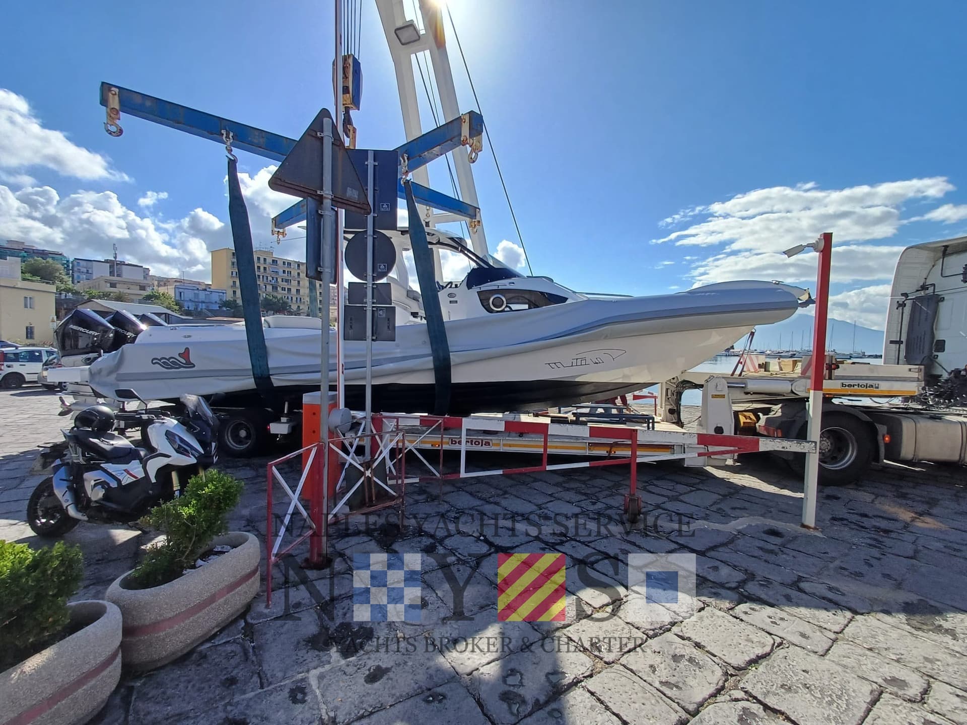 Mv Marine Mito 40 - Interior View Mv Marine Mito 40 - Interior View