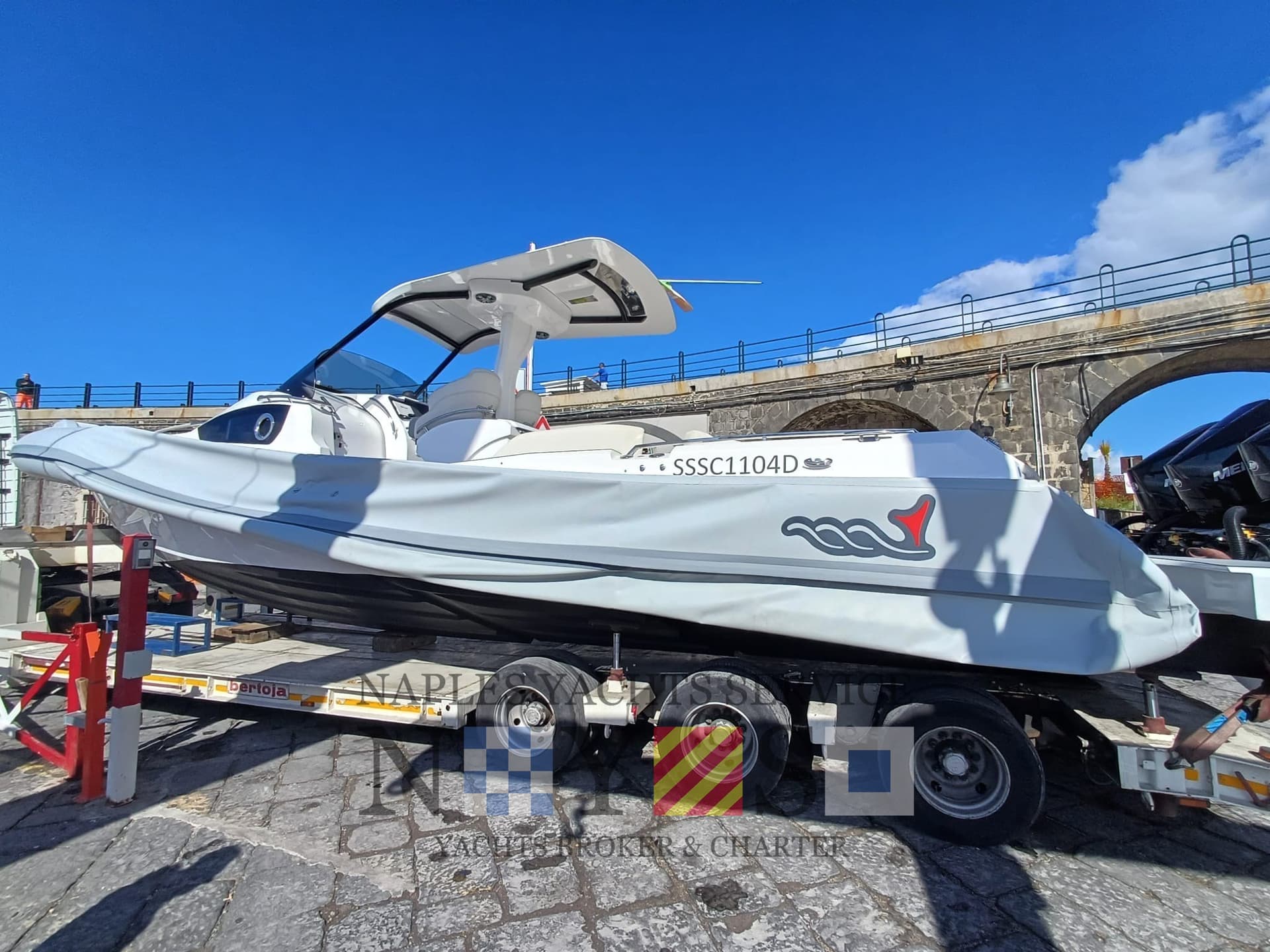 Mv Marine Mito 40 - Detail View 1 Mv Marine Mito 40 - Detail View 1