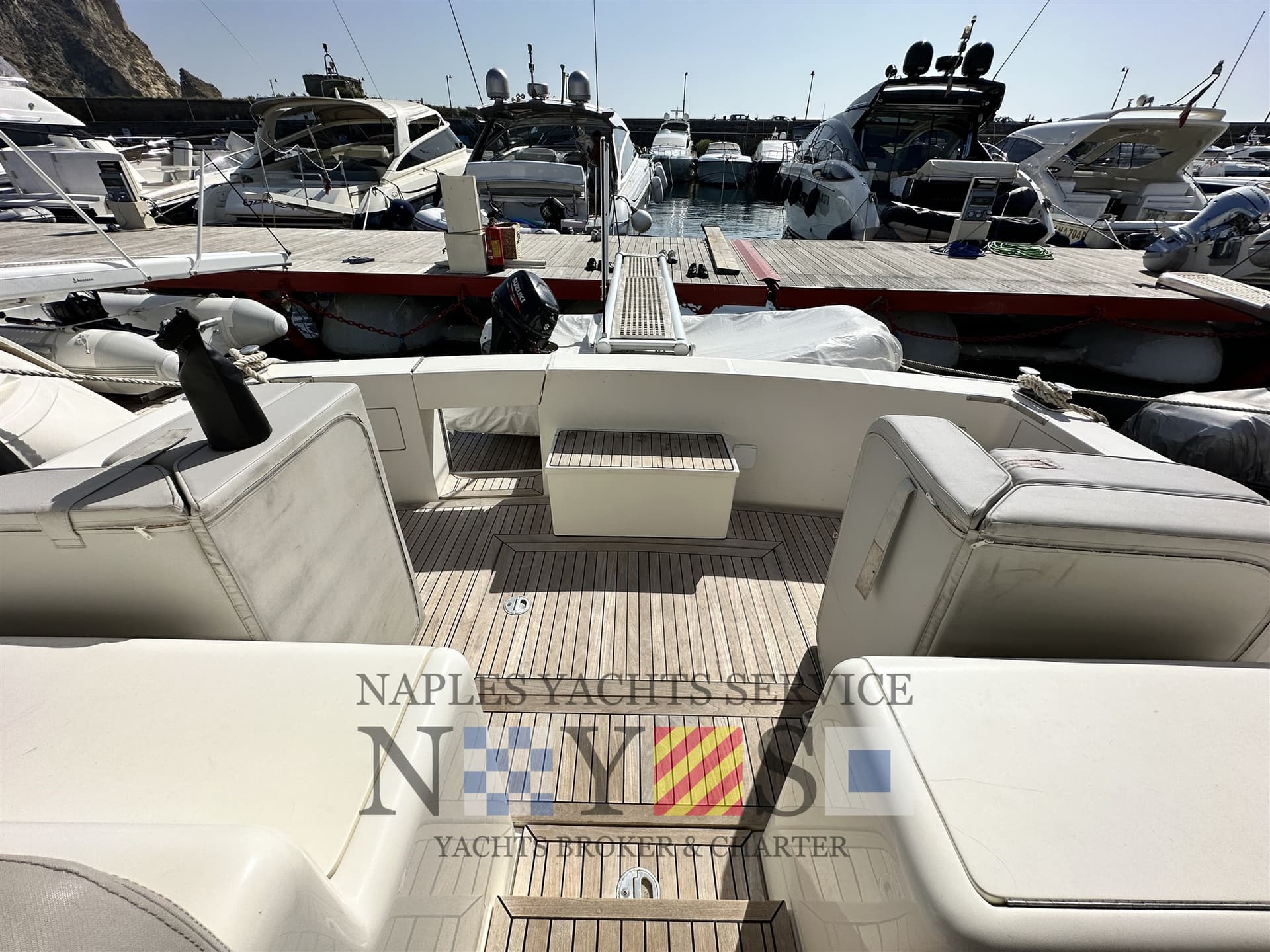 Uniesse Marine 42' Open - Interior View Uniesse Marine 42' Open - Interior View