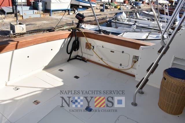 Bertram Yacht 37' Convertible - Detail View 1 Bertram Yacht 37' Convertible - Detail View 1