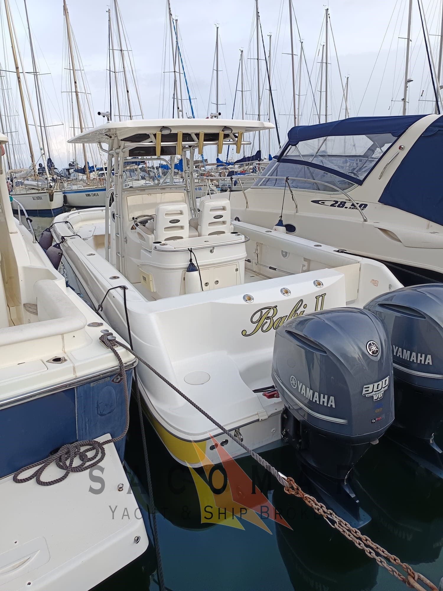 Boston Whaler Outrage 320 - Interior View Boston Whaler Outrage 320 - Interior View