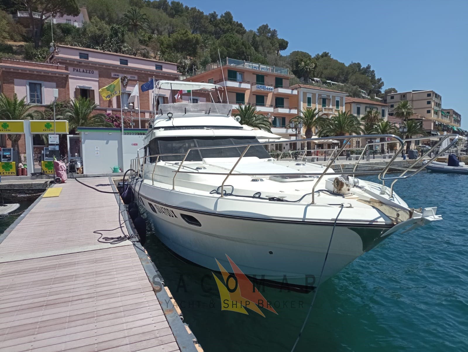 Marine Project Princess 45 Fly - Detail View 1 Marine Project Princess 45 Fly - Detail View 1