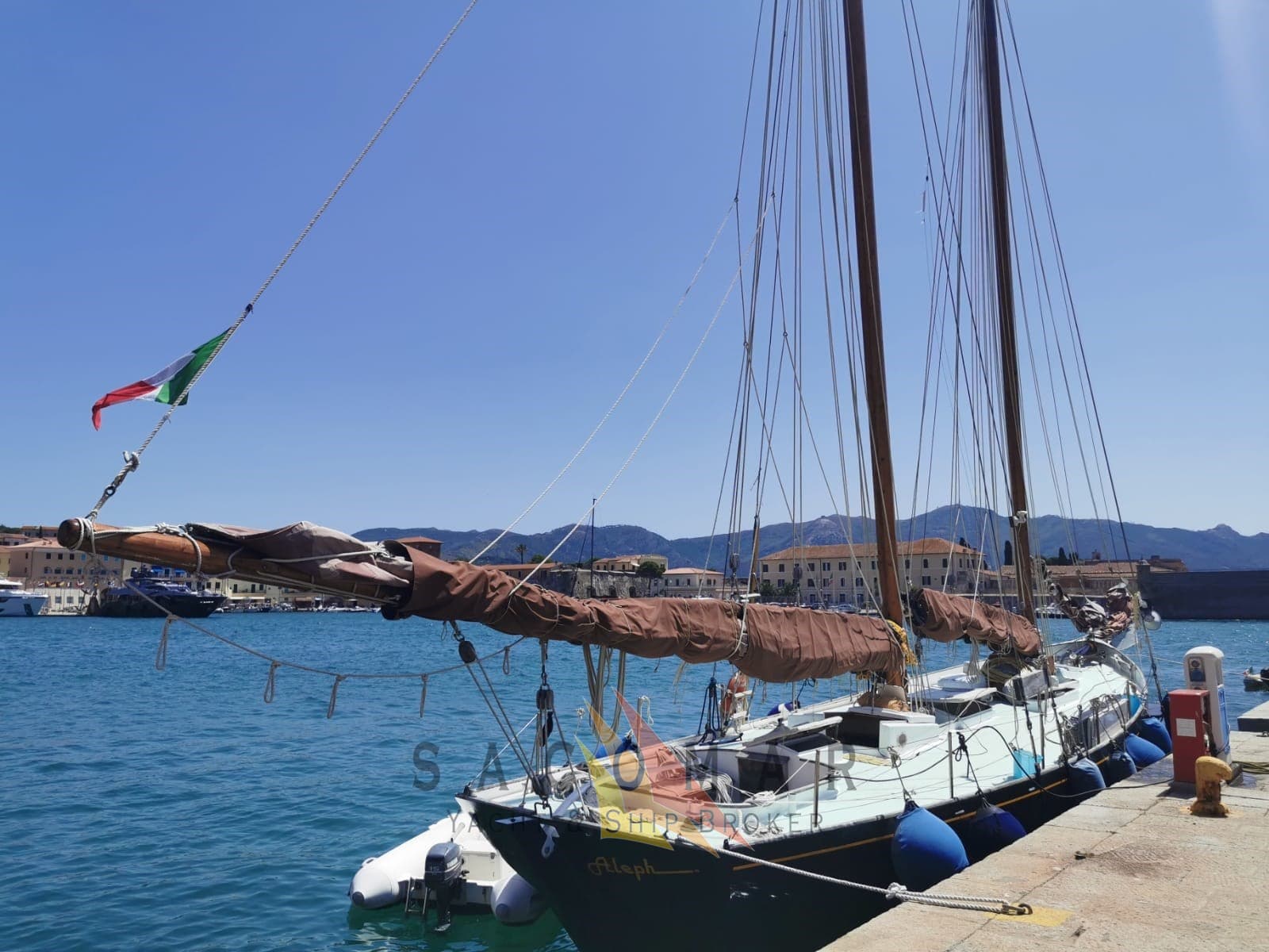 Carlo Sciarrelli Schooner - Deck View Carlo Sciarrelli Schooner - Deck View