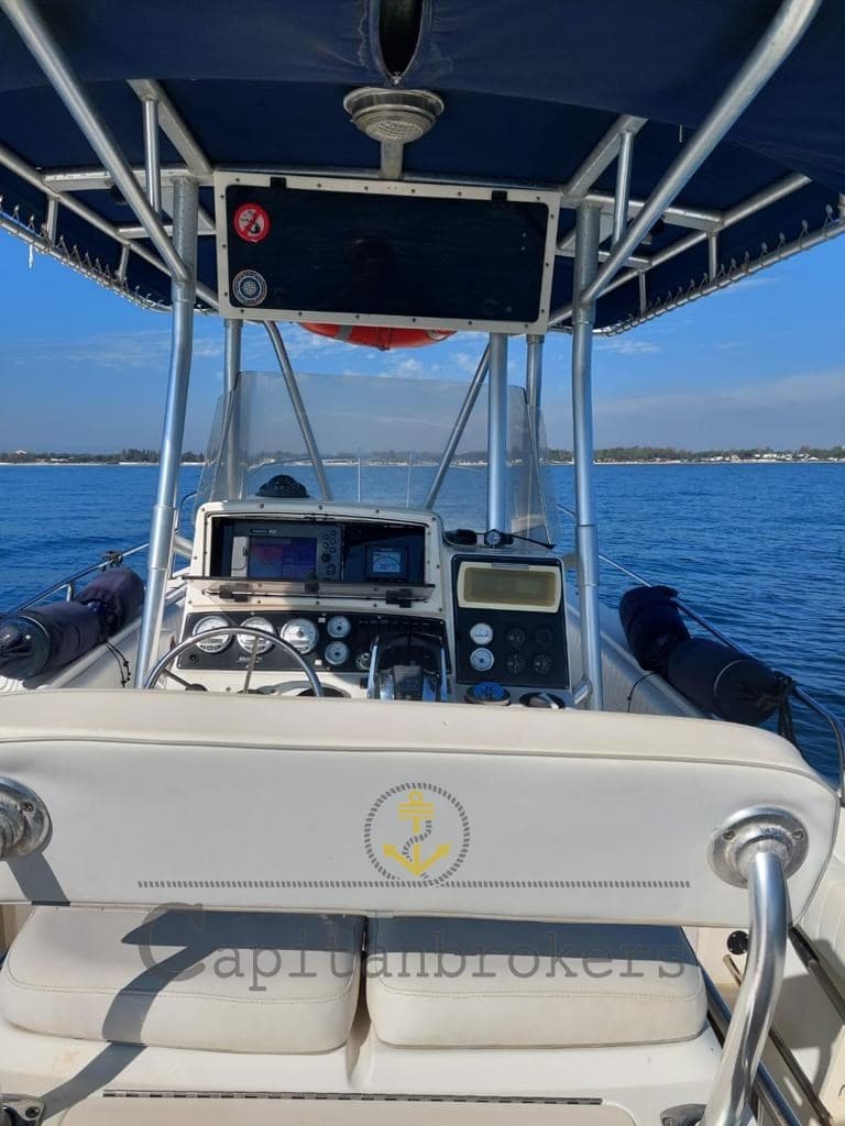 Boston Whaler 26 Outrage used - detail 4
