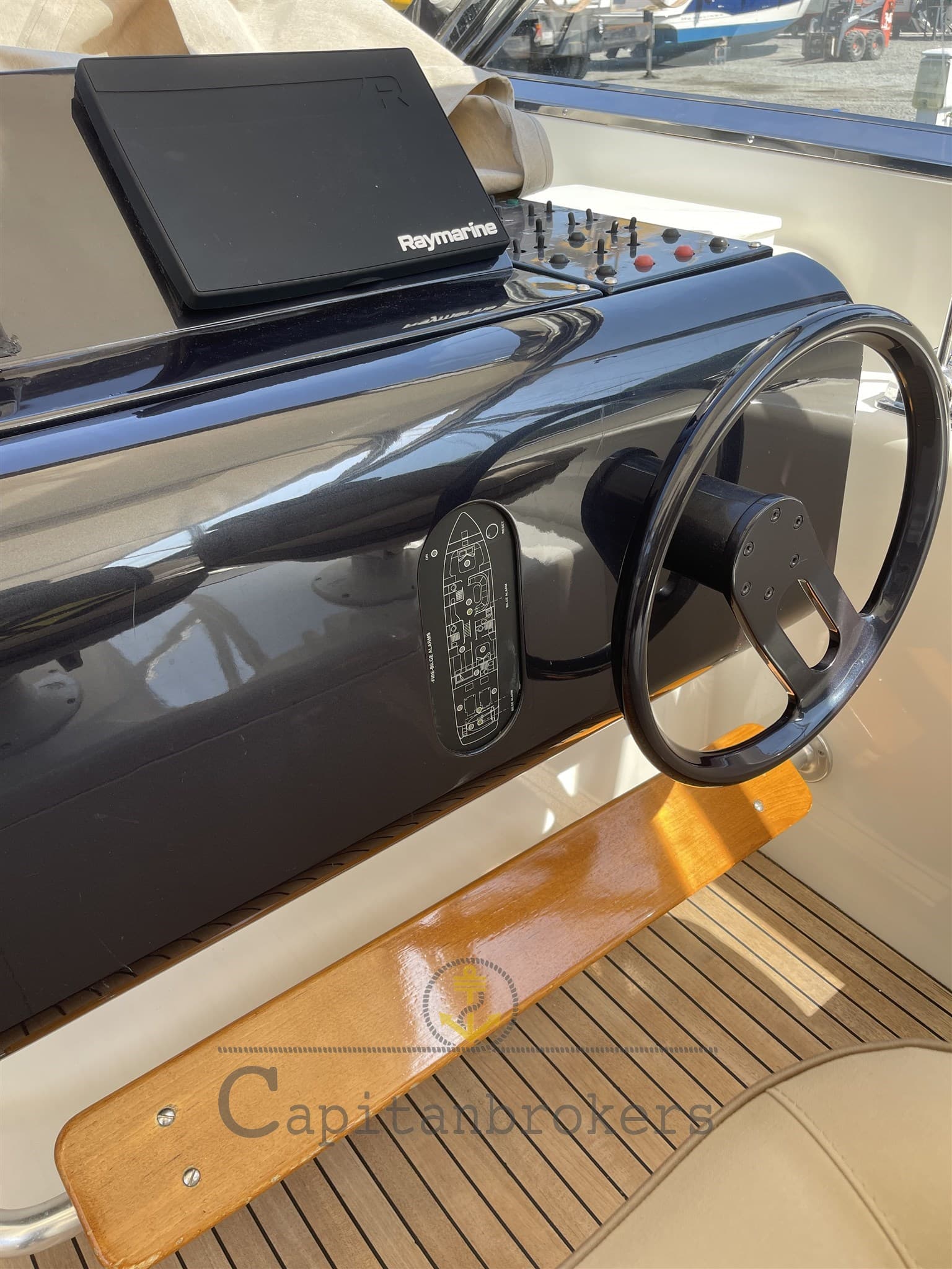 Cantiere Arno Leopard 23 - Deck View Cantiere Arno Leopard 23 - Deck View