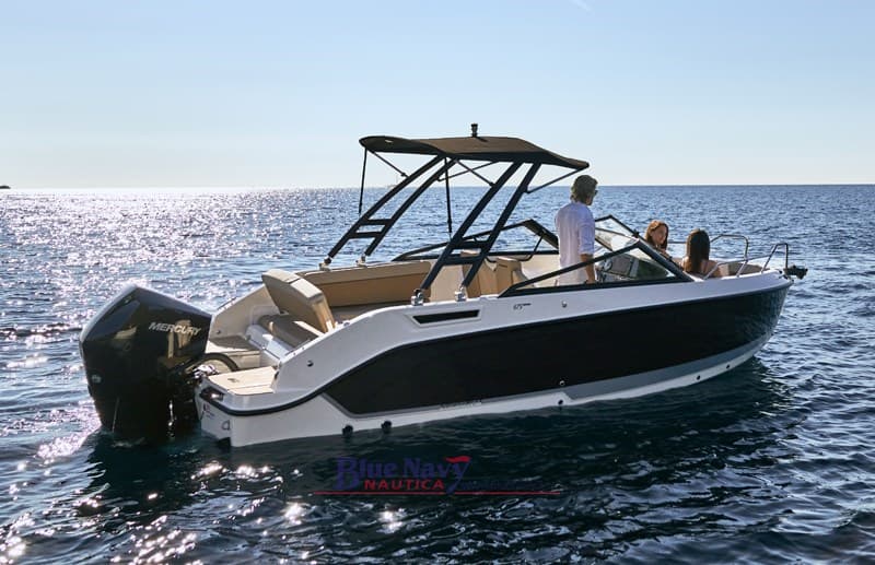 Quicksilver 675 Bowrider - Detail View 1 Quicksilver 675 Bowrider - Detail View 1