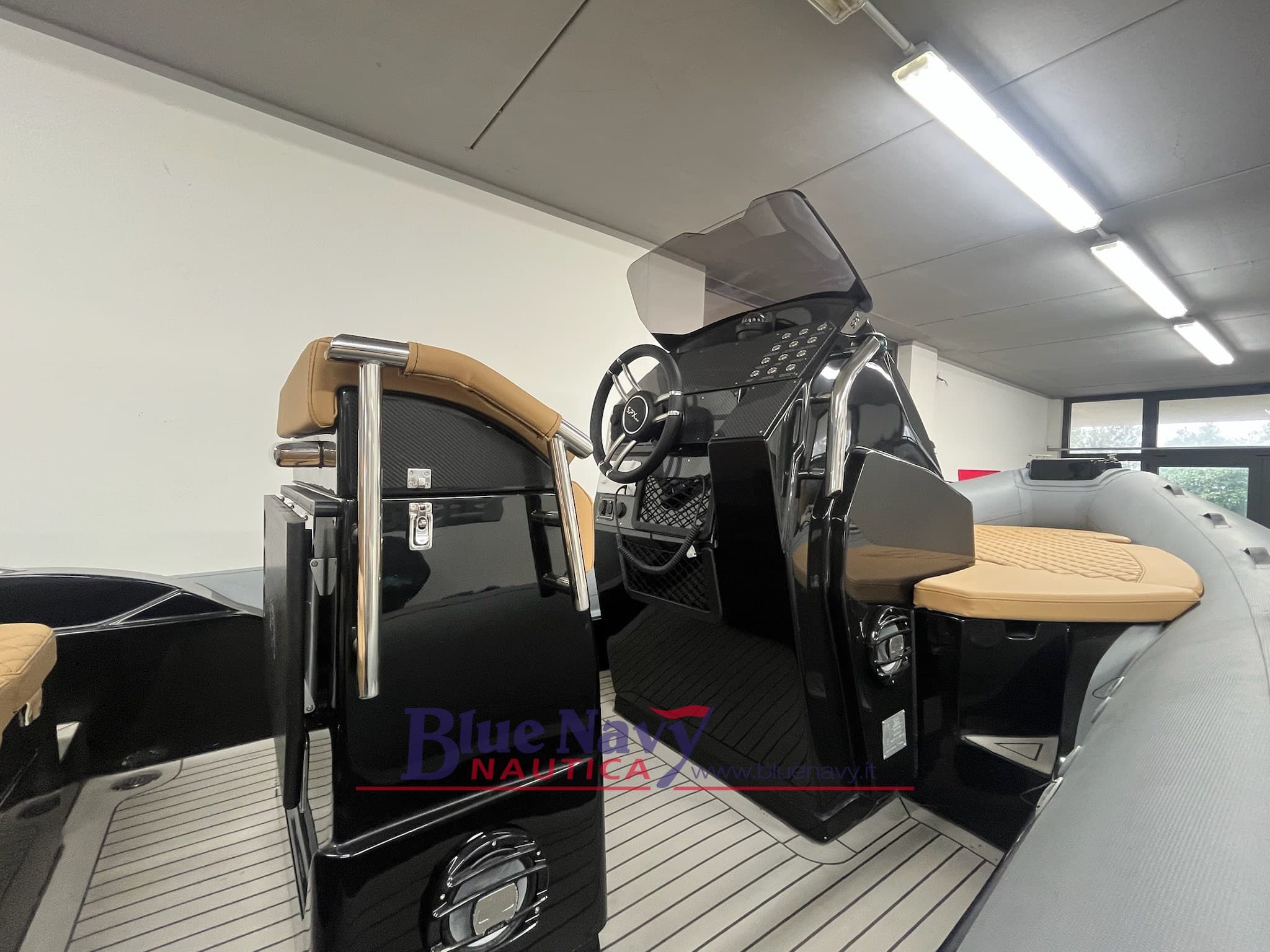 Spx 24 Sport + F250 V8 Mercury (2026) - Interior View Spx 24 Sport + F250 V8 Mercury (2026) - Interior View