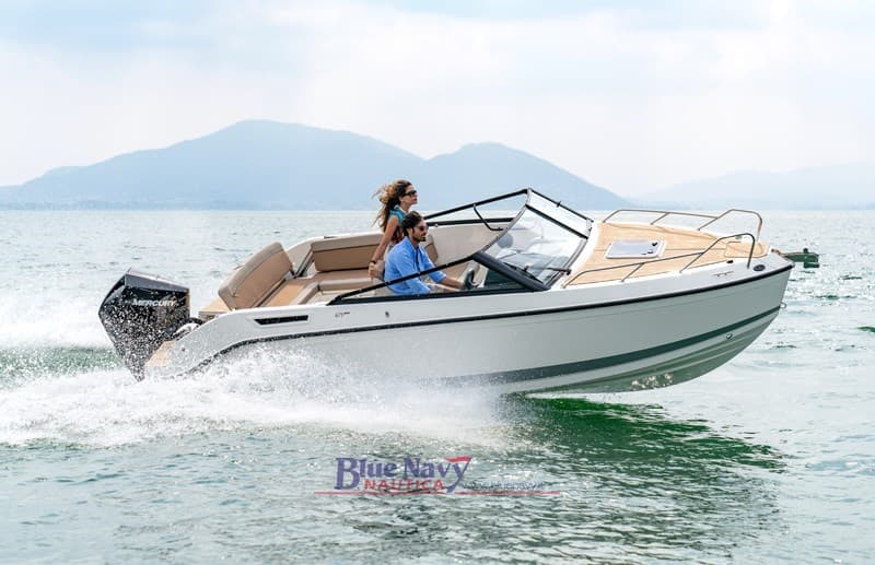 Quicksilver 675 Cruiser (6,48mt - 2 Postiletto) gebraucht - Detail 1