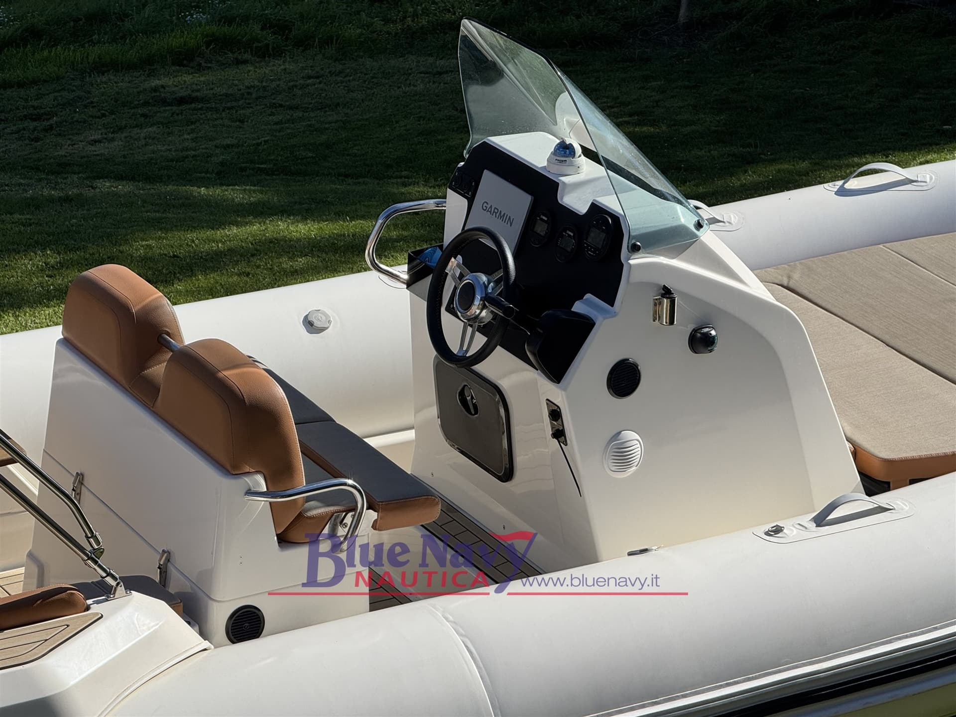 Zodiac Medline 6.8 Blc +150cv Yamaha - Deck View Zodiac Medline 6.8 Blc +150cv Yamaha - Deck View