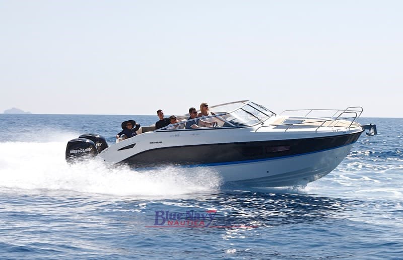 Quicksilver Activ 805 Cruiser (8,29mt - 4 Postiletto) gebraucht - Detail 1
