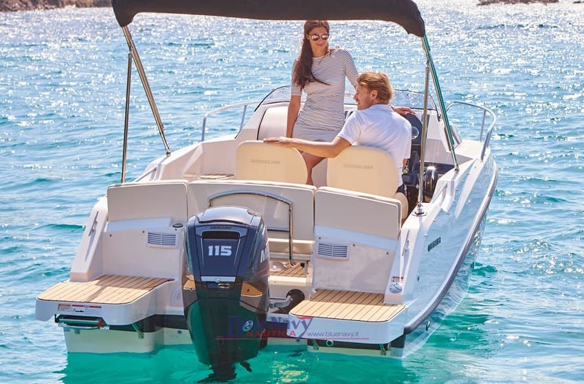 Quicksilver 555 Cabin (2 Posti Letto) 5,84mt - Interior View Quicksilver 555 Cabin (2 Posti Letto) 5,84mt - Interior View