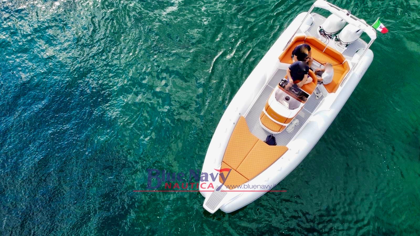 2BAR 82 - Interior View 2BAR 82 - Interior View