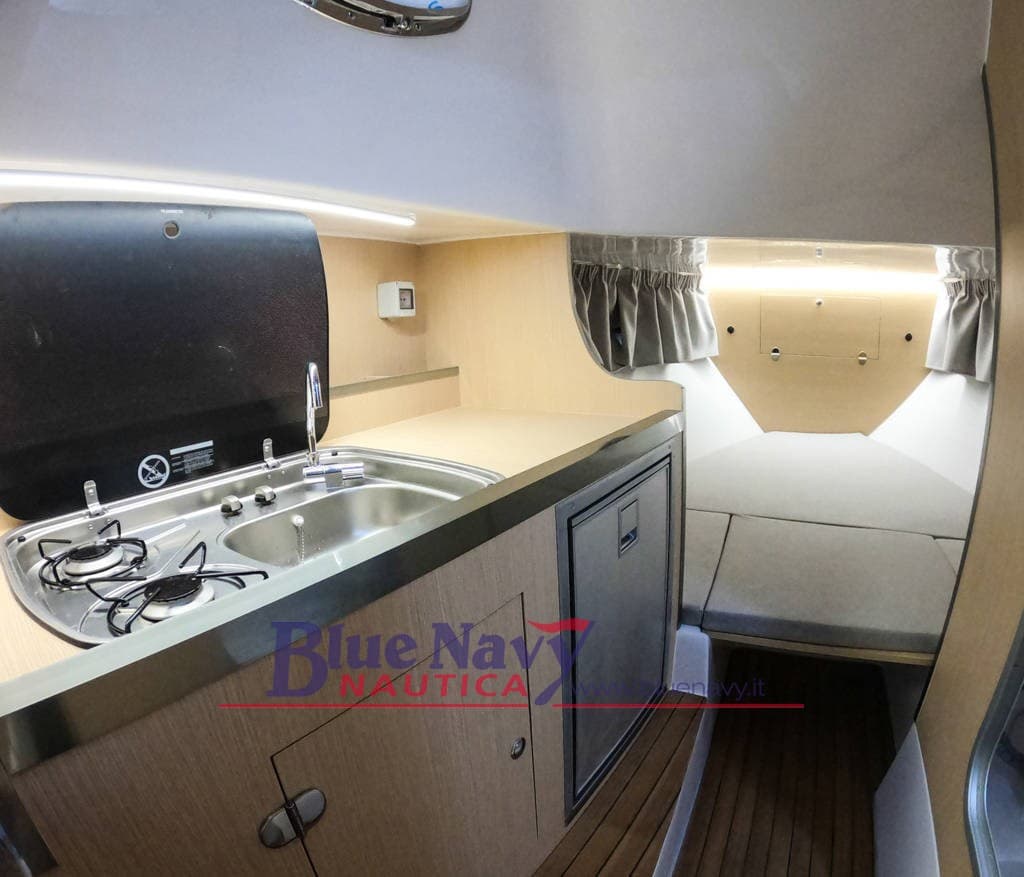 Marinello 26 Cabin (7,65mt) 3+2 postiletto gebraucht - Hauptbild 12