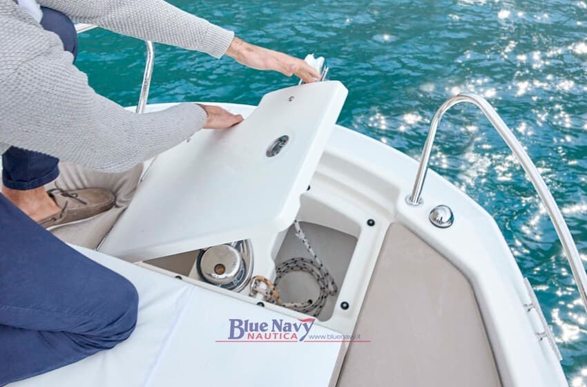 Quicksilver 675 Sundeck (7,16mt - 2 Postiletto) - Deck View Quicksilver 675 Sundeck (7,16mt - 2 Postiletto) - Deck View