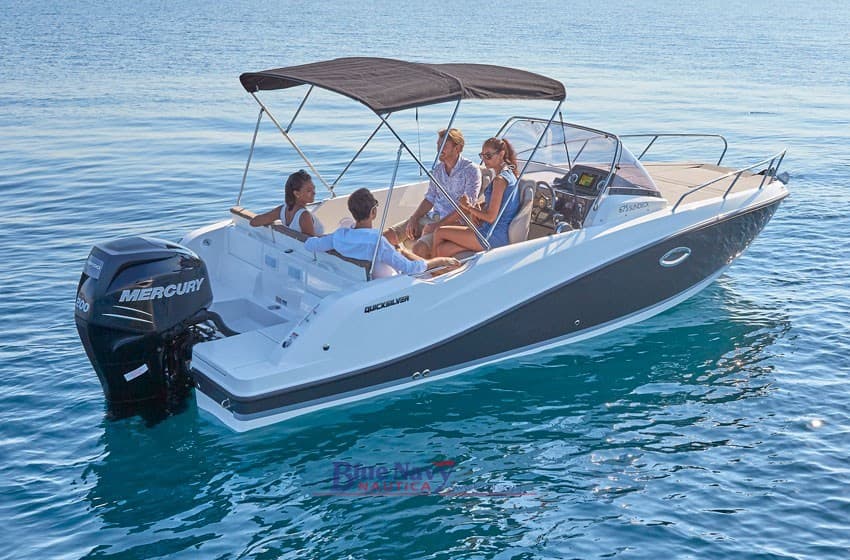 Quicksilver 675 Sundeck (7,16mt - 2 Postiletto) gebraucht - Detail 2