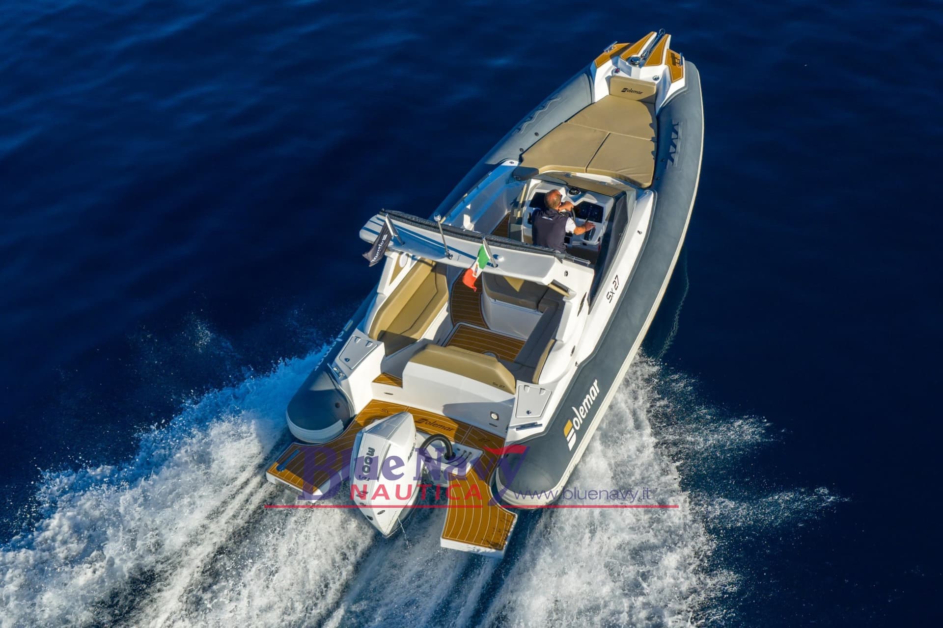 Solemar Sx 27 Allure + Mercury 300 V8 Verado - Demo Del Salone - Deck View Solemar Sx 27 Allure + Mercury 300 V8 Verado - Demo Del Salone - Deck View