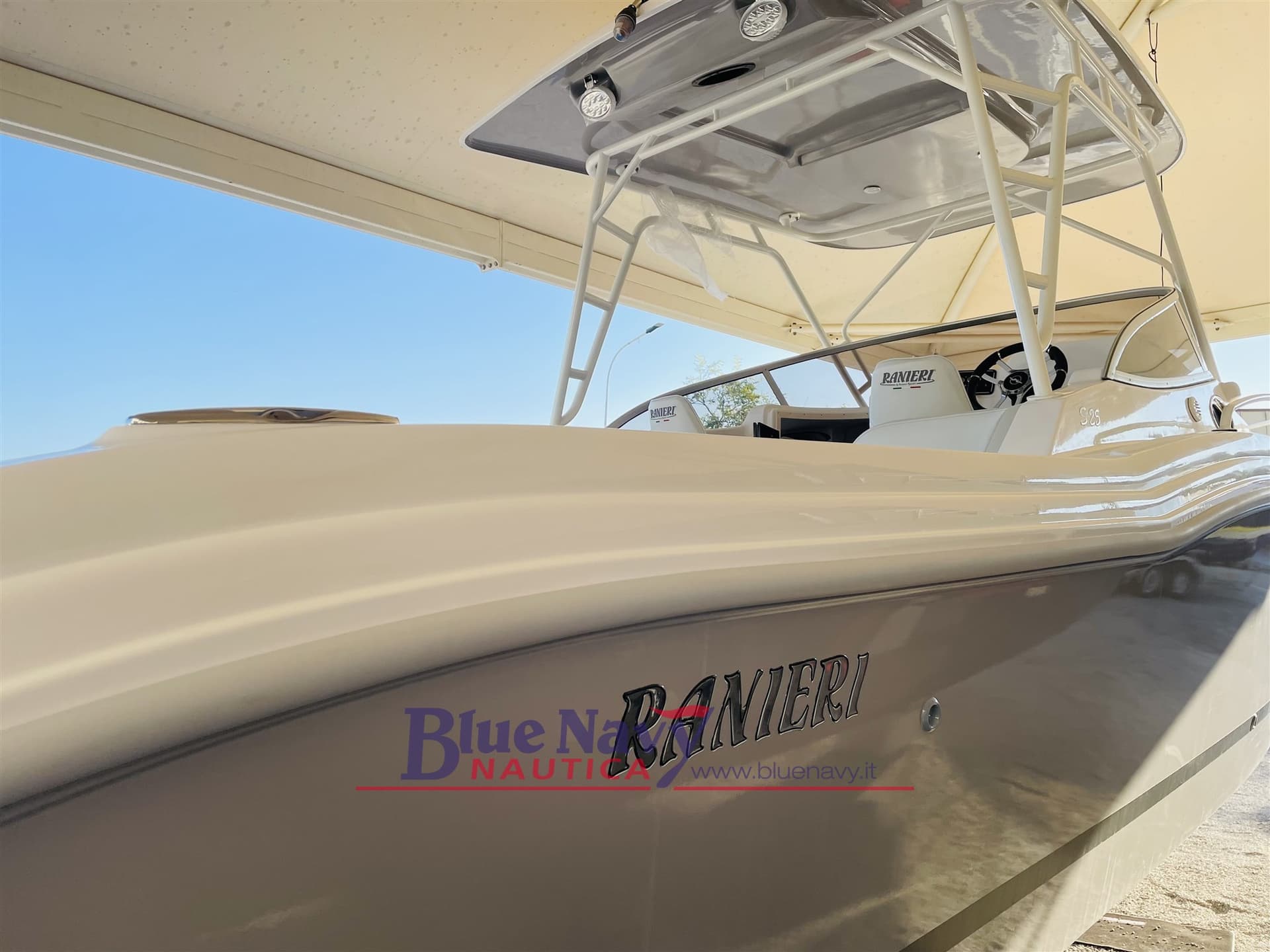 Ranieri S25 Sportfish Cabinato 7,55mt - Detail View 1 Ranieri S25 Sportfish Cabinato 7,55mt - Detail View 1