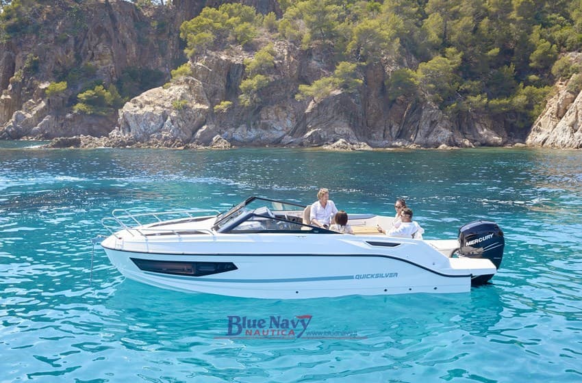 Quicksilver 755 Cruiser 7,37 Mt, 2 Posti Letto - Detail View 1 Quicksilver 755 Cruiser 7,37 Mt, 2 Posti Letto - Detail View 1