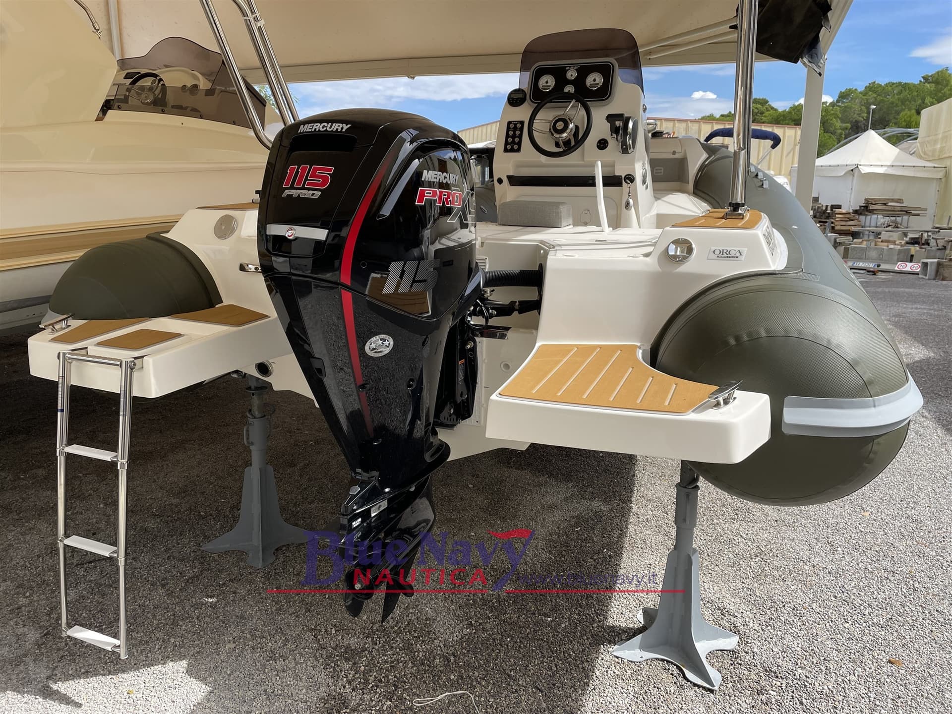 2BAR 68 - Interior View 2BAR 68 - Interior View