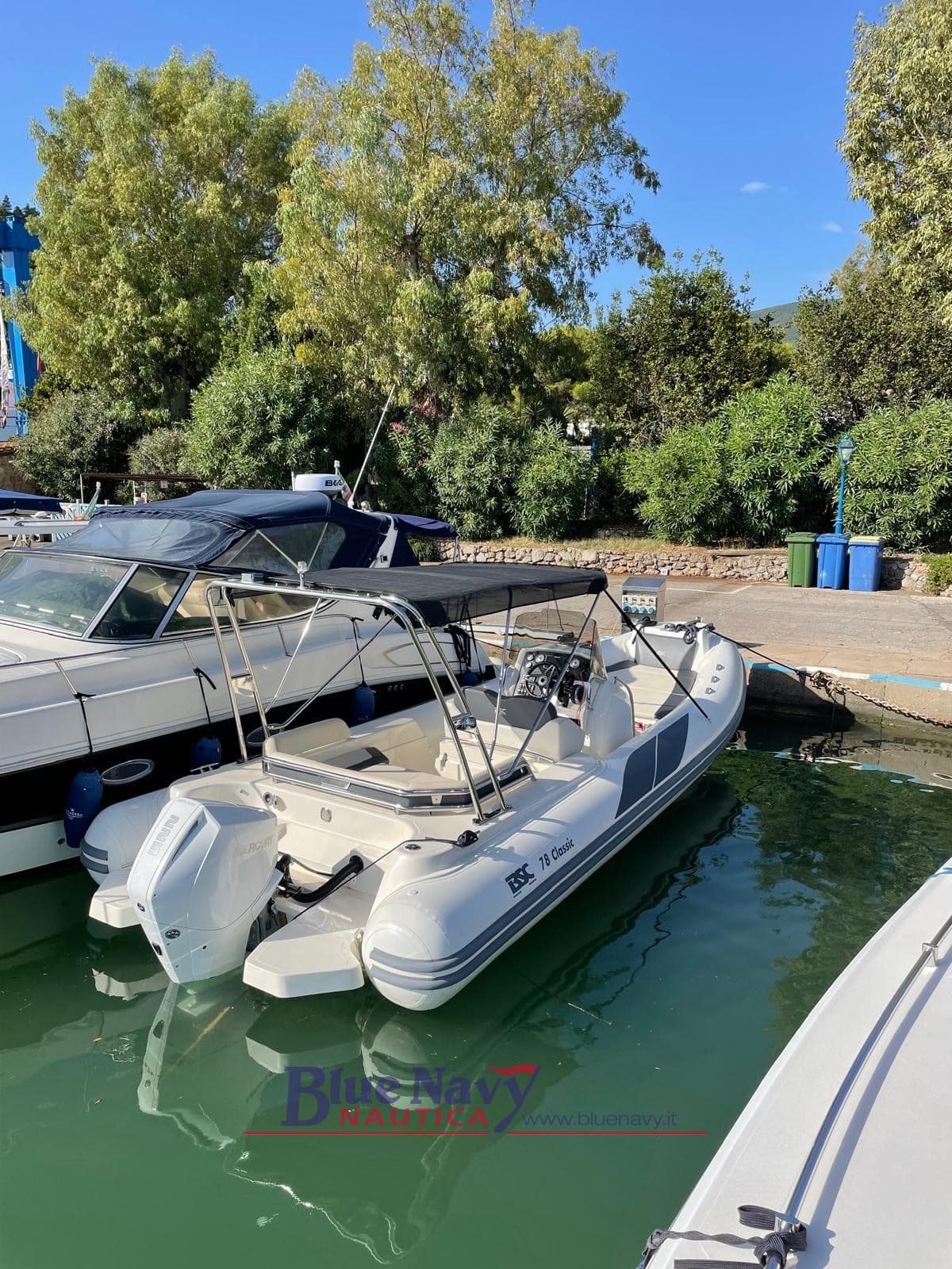 BSC 78 Classic Con 225cv V6 Mercury - Interior View BSC 78 Classic Con 225cv V6 Mercury - Interior View