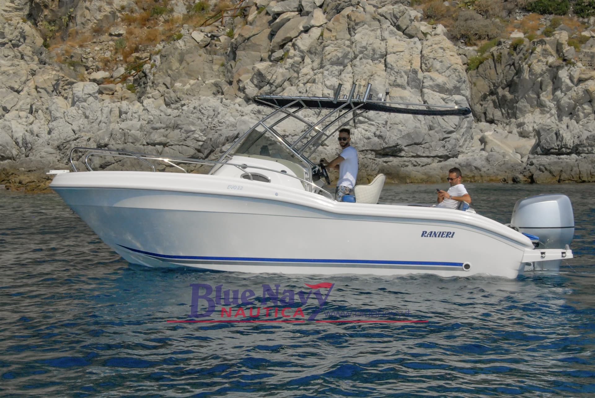 Ranieri Boat Evo 22 - Cabinato Di 6,75mt - Main View Ranieri Boat Evo 22 - Cabinato Di 6,75mt - Main View