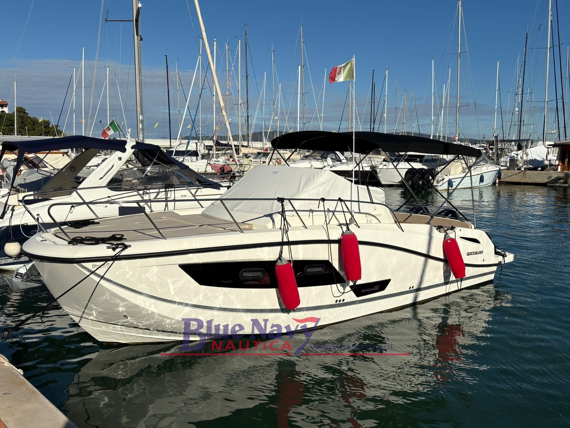 Quicksilver 875 Sundeck+ 2x 225cv V6 Mercury usato - dettaglio 1