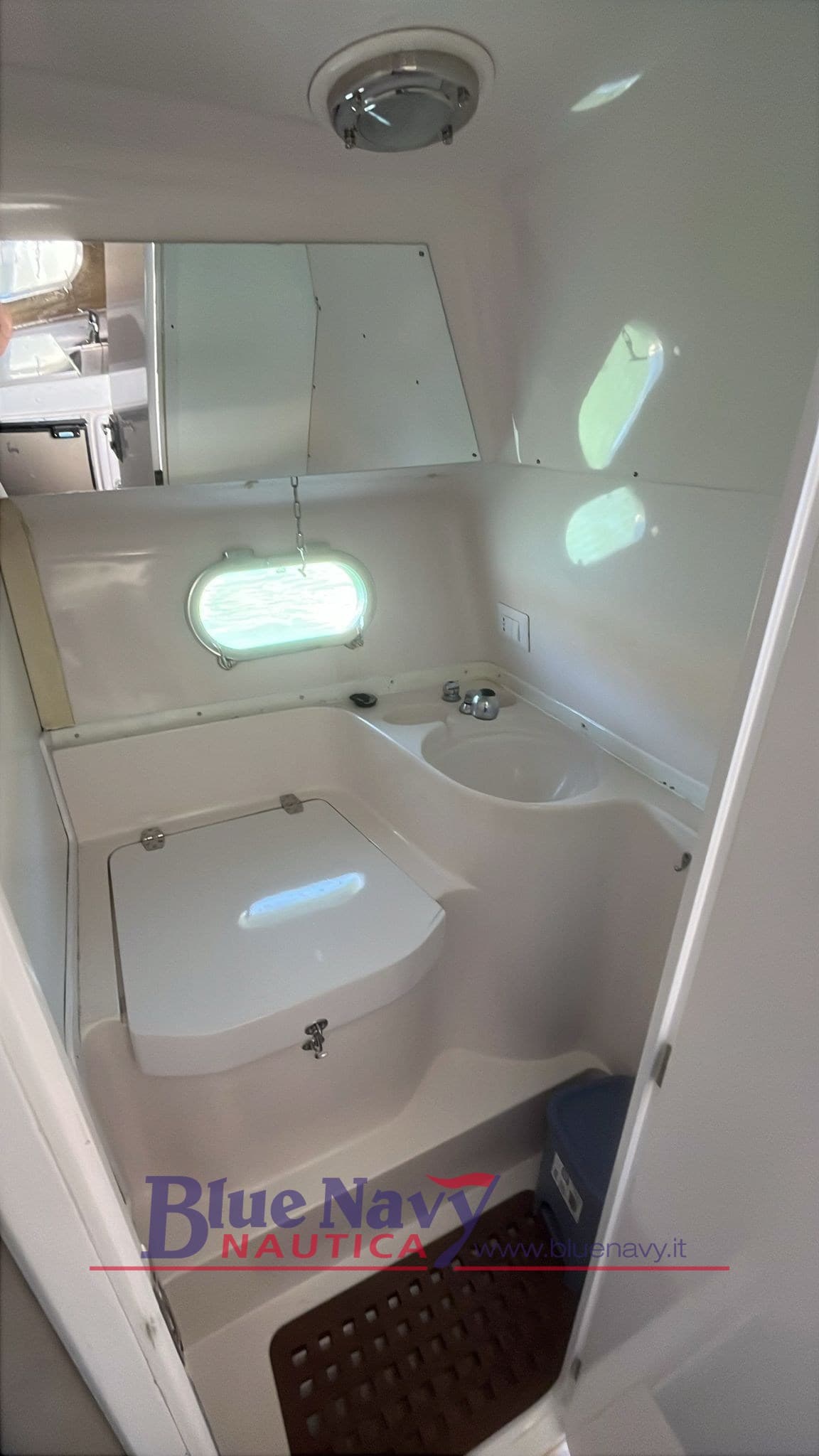 Abbate Tullio Elite 33 + 2x200 Volvo Penta turbo diesel usato - foto hero 18