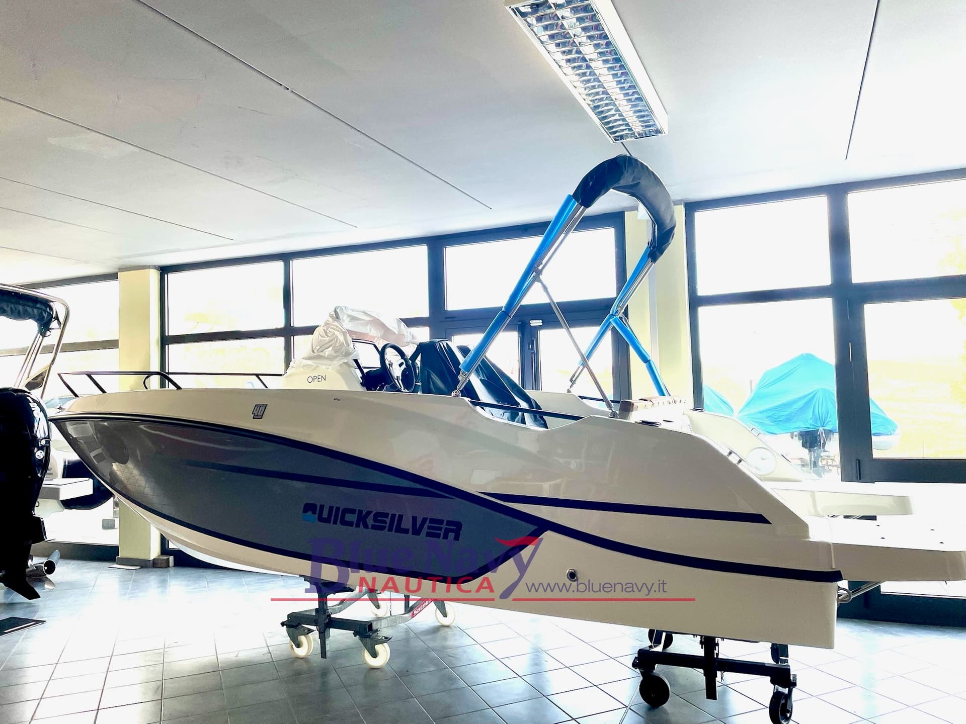 Quicksilver 555 Open (5,84mt)-Pronta Consegna - Interior View Quicksilver 555 Open (5,84mt)-Pronta Consegna - Interior View