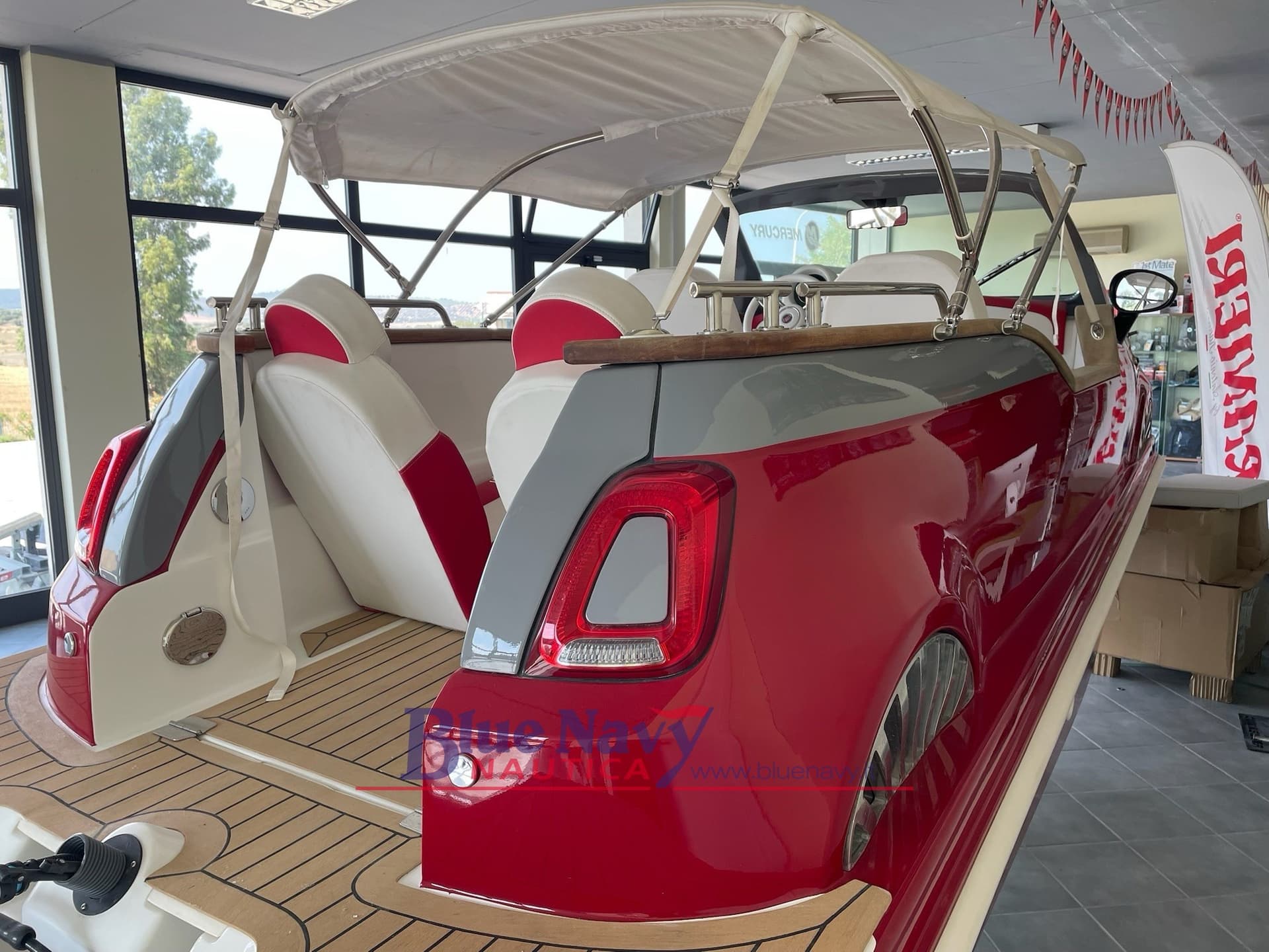 Car Off Shore Fiat 500 Classic + 40cv Pro Mercury - Interior View Car Off Shore Fiat 500 Classic + 40cv Pro Mercury - Interior View