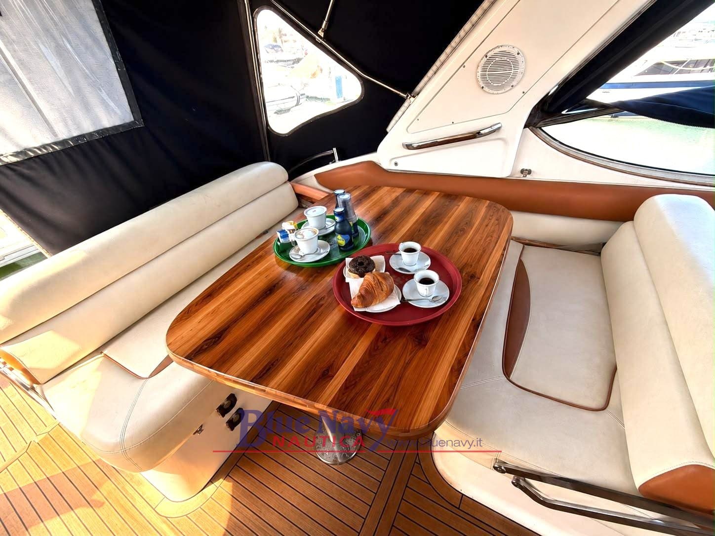 Bavaria 300 Sport + 2x220 hp Volvo Penta usato - foto hero 10