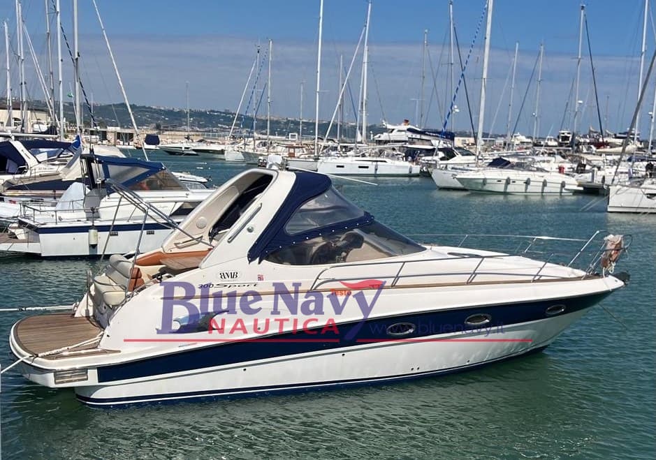 Bavaria 300 Sport + 2x220 hp Volvo Penta usato - foto hero 2