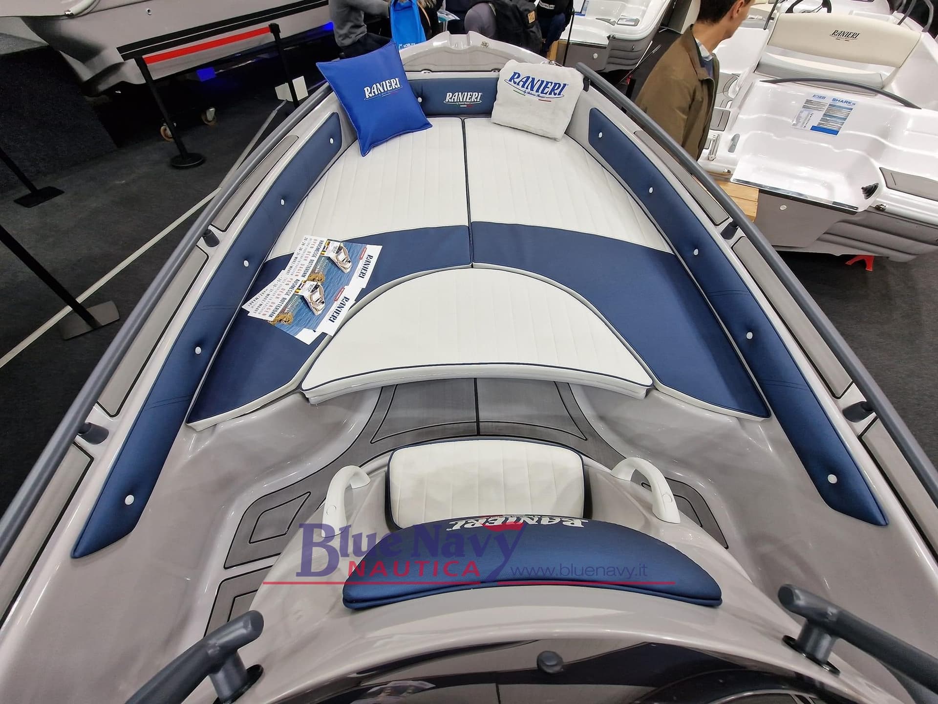 Ranieri Giubileo 6mt - Pronta Consegna - Deck View Ranieri Giubileo 6mt - Pronta Consegna - Deck View