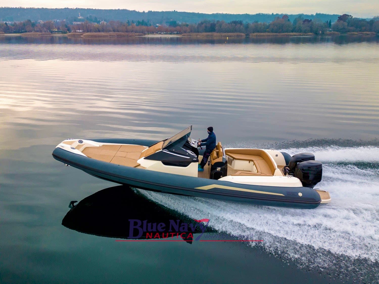 BSC B2 - Gommone 9,2mt Nuovo Toscana - Detail View 1 BSC B2 - Gommone 9,2mt Nuovo Toscana - Detail View 1