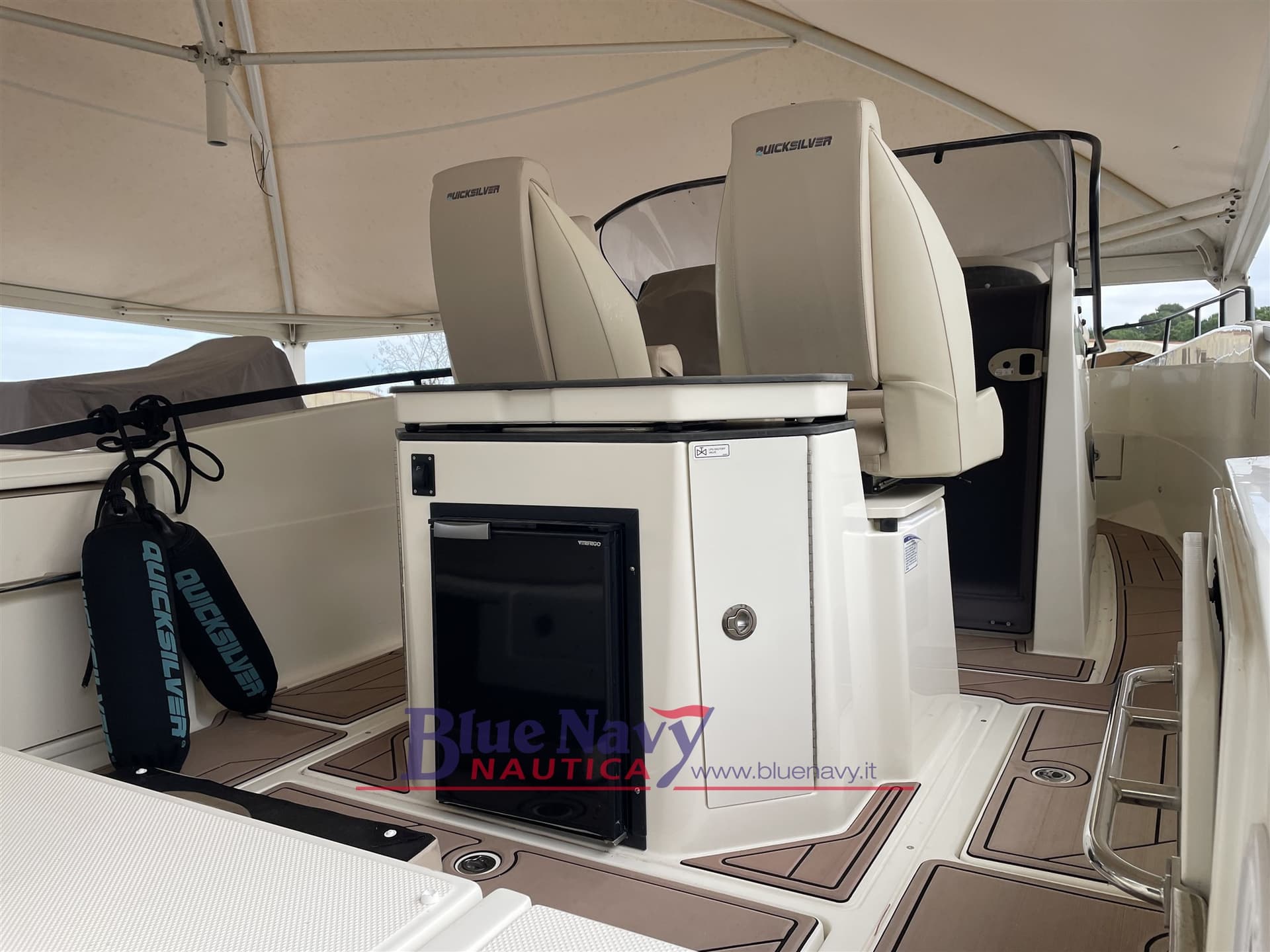 Quicksilver 805 Open+mercury 300 Verado - Deck View Quicksilver 805 Open+mercury 300 Verado - Deck View